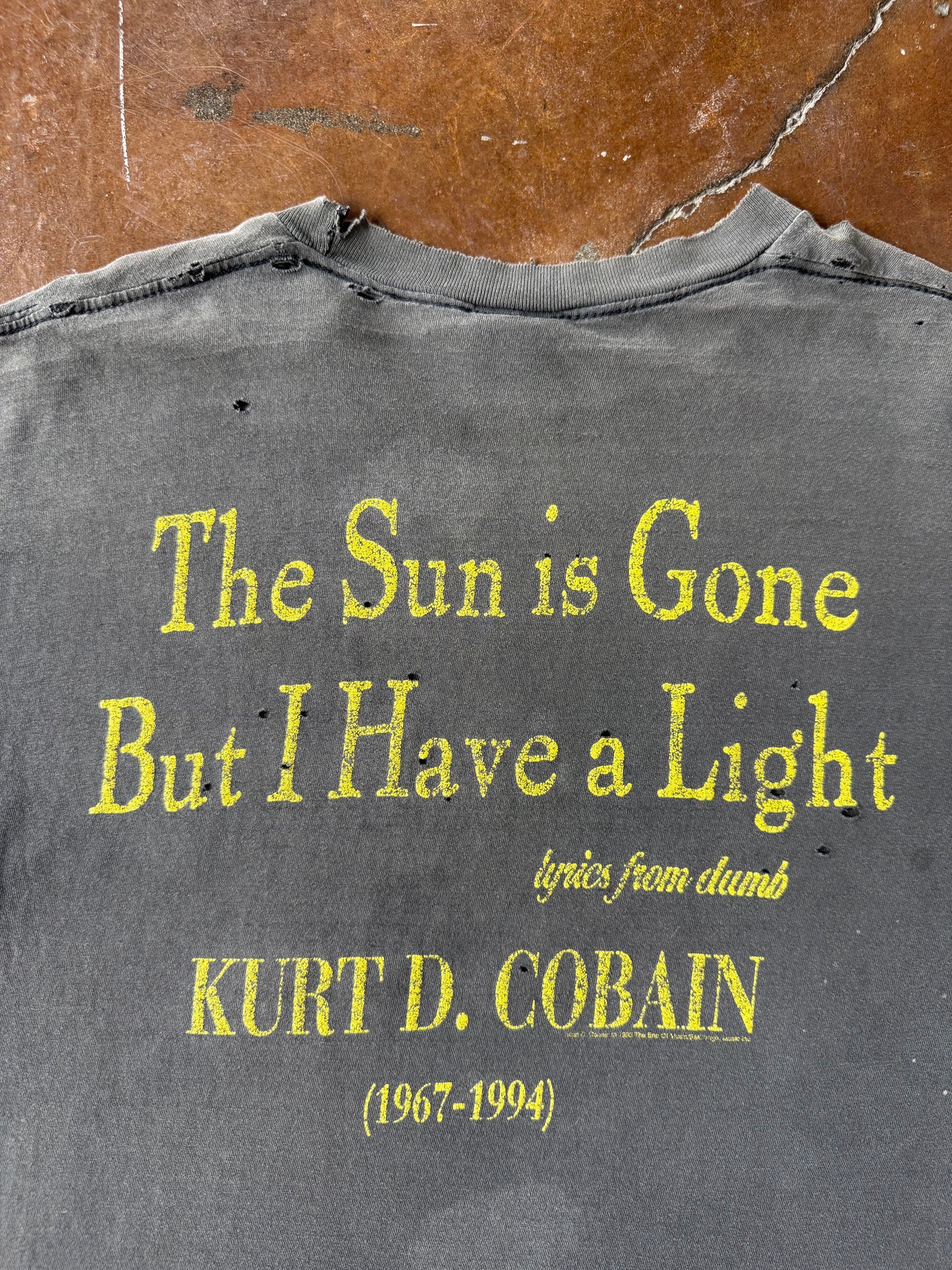 1994 faded & distressed Kurt Cobain memorial shirt (XL)