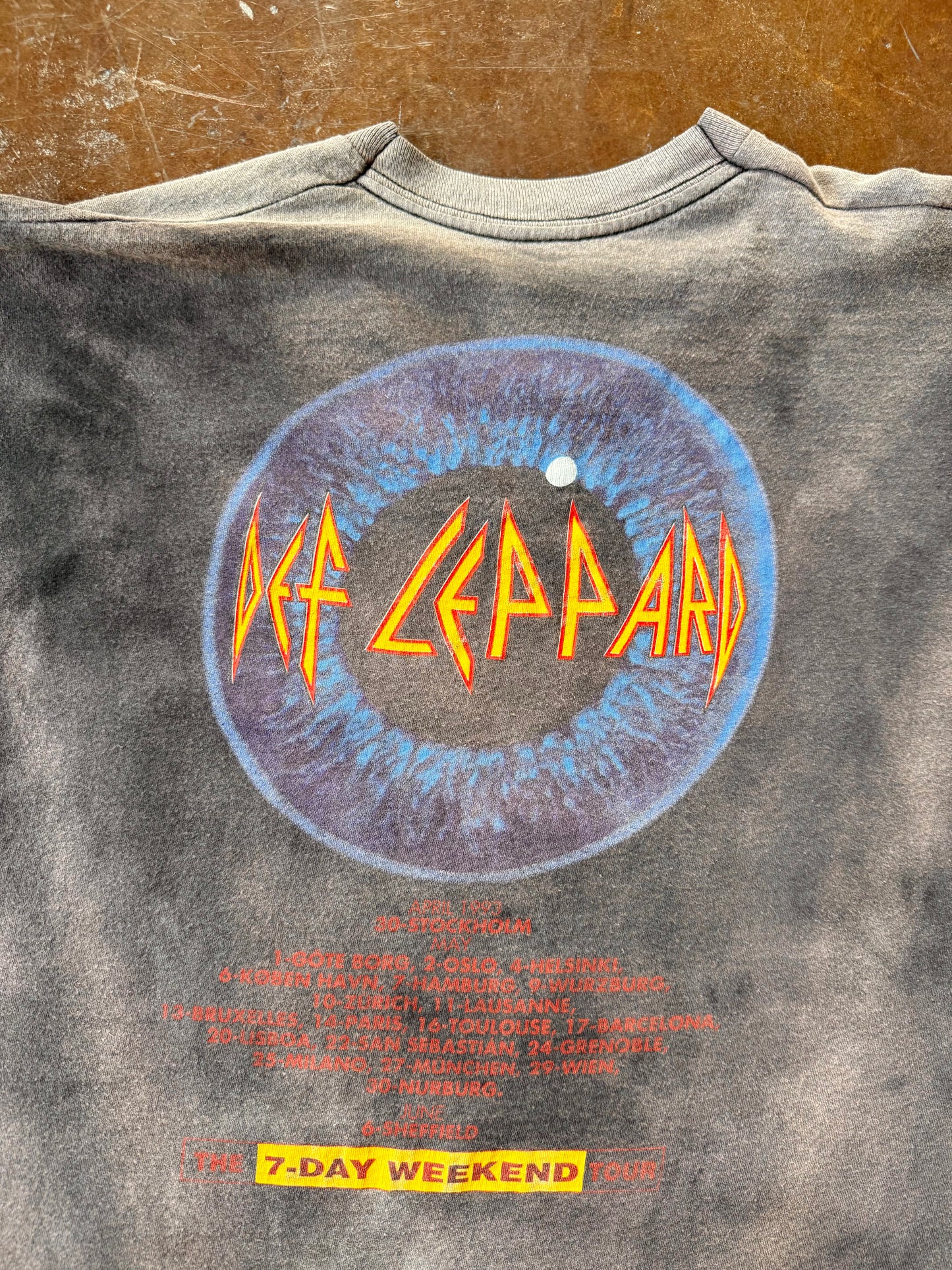 90s faded Def Leppard "7-day weekend live" euro tour shirt (LARGE)