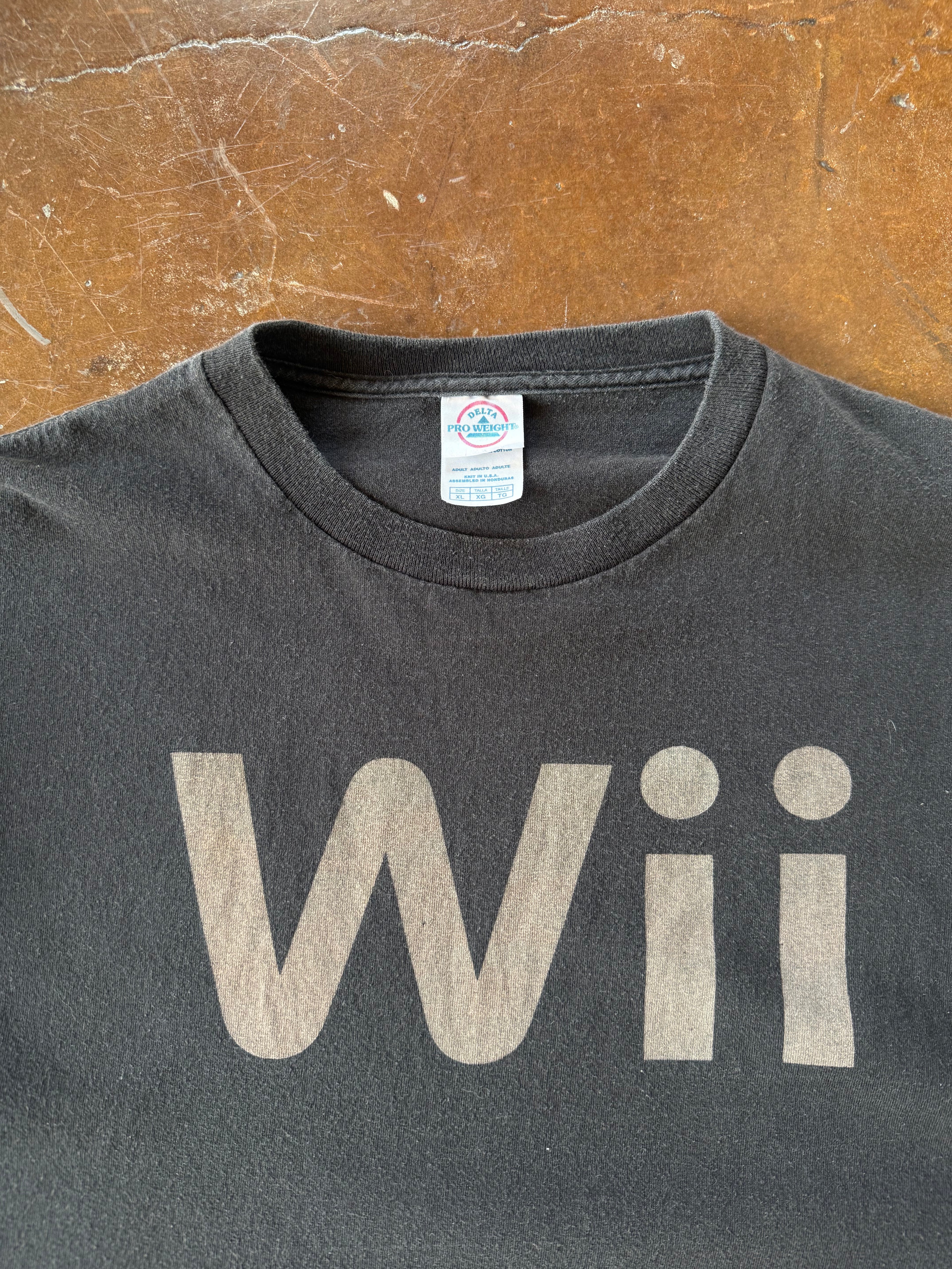 2000s Wii Nintendo promo shirt (XL)