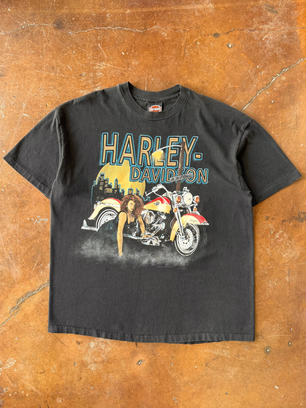 1992 Harley Davidson "on the prowl" biker shirt (XL)