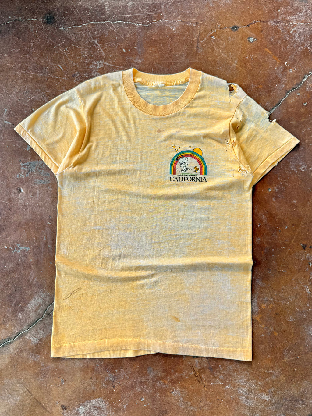 1965 Peanuts Snoopy "california" shirt (LARGE)