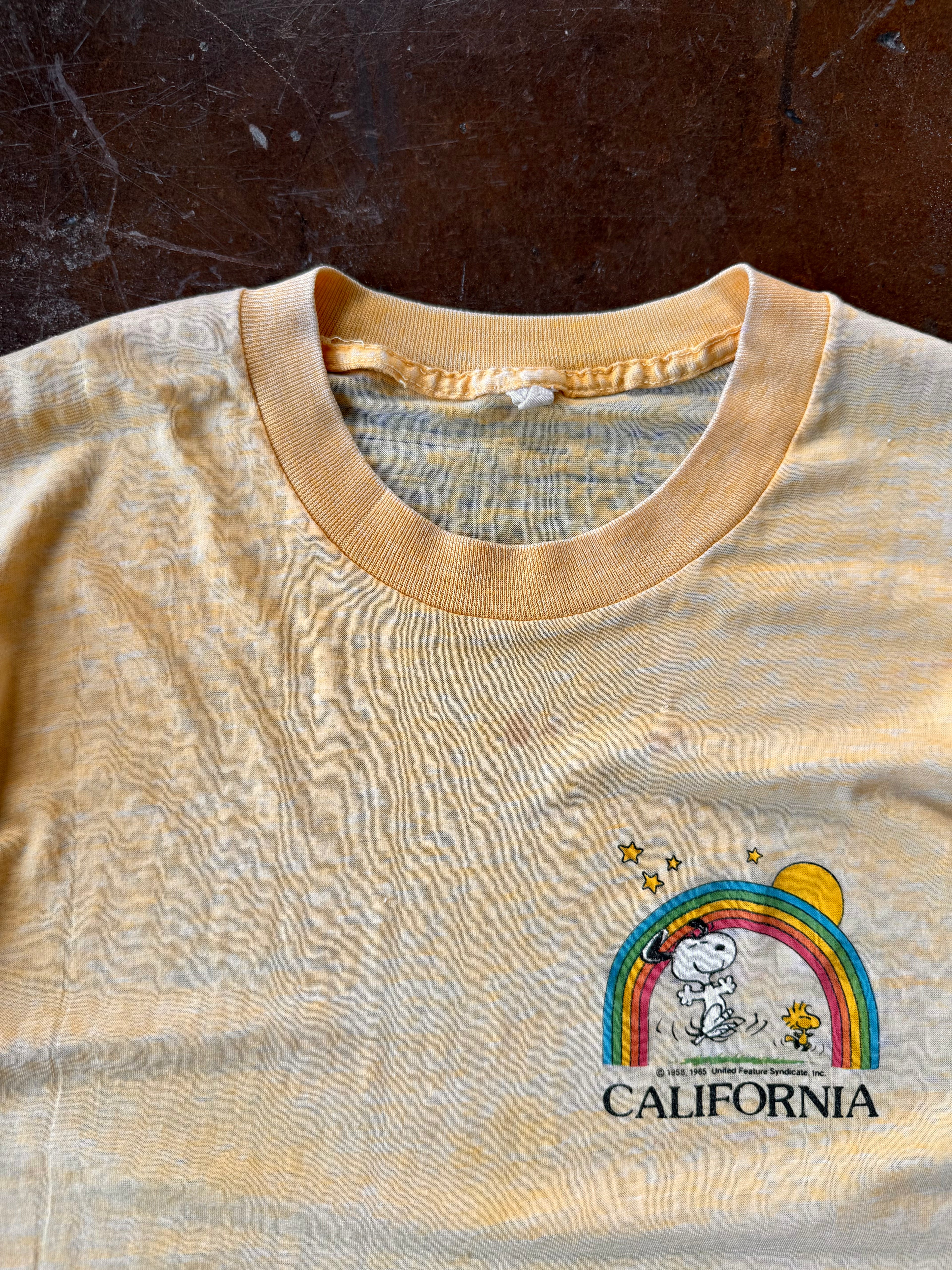 1965 Peanuts Snoopy "california" shirt (LARGE)