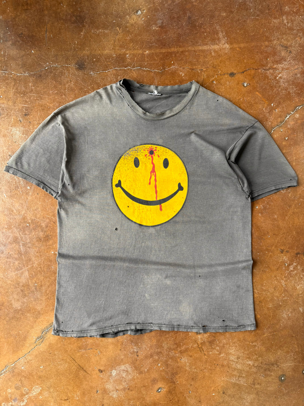 90s faded & distressed Smile gunshot shirt (XL)