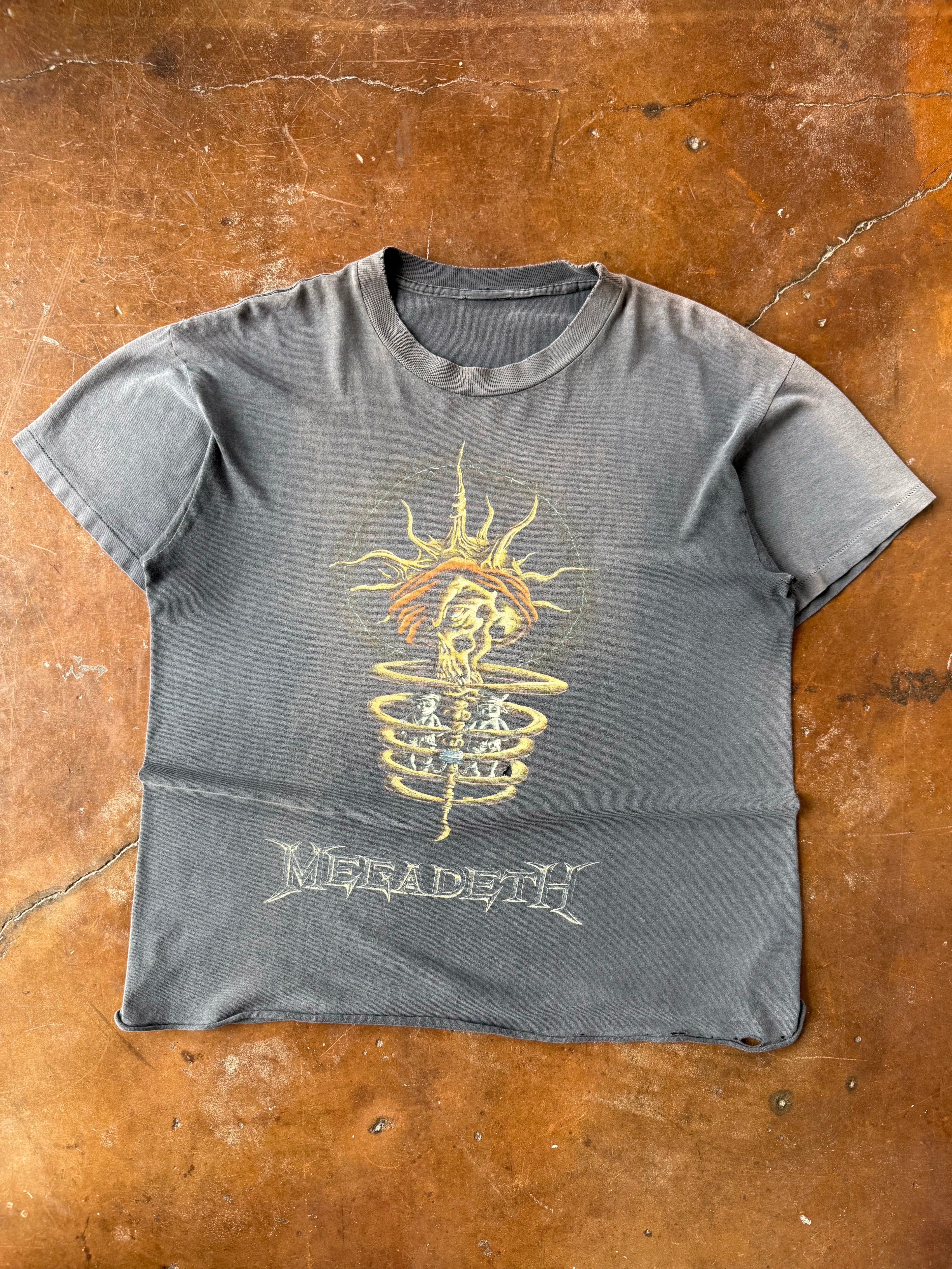 1995 faded Megadeth "youthanasia" band shirt (XL)