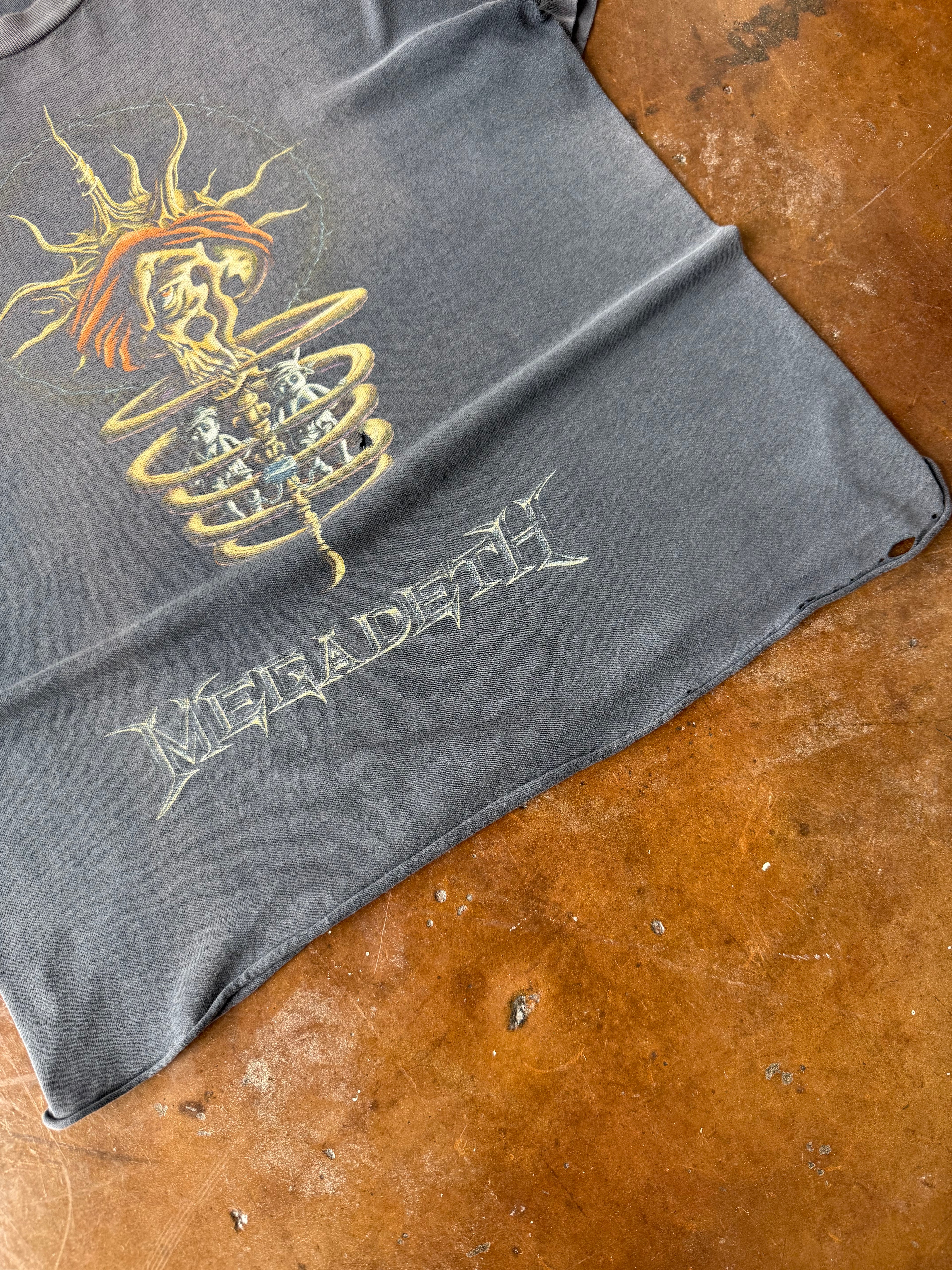 1995 faded Megadeth "youthanasia" band shirt (XL)