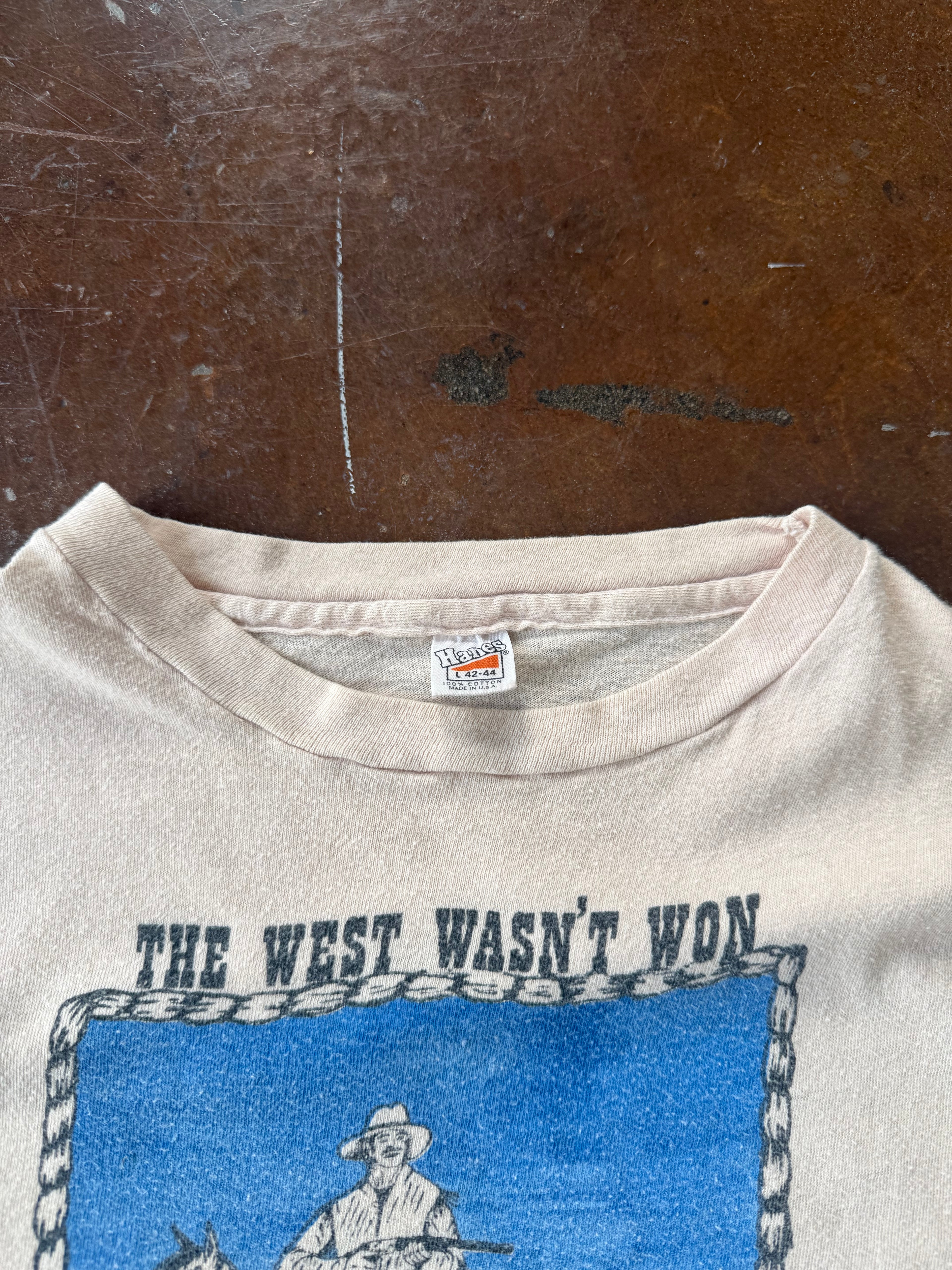 70s Wild West "gun shop" shirt (LARGE)