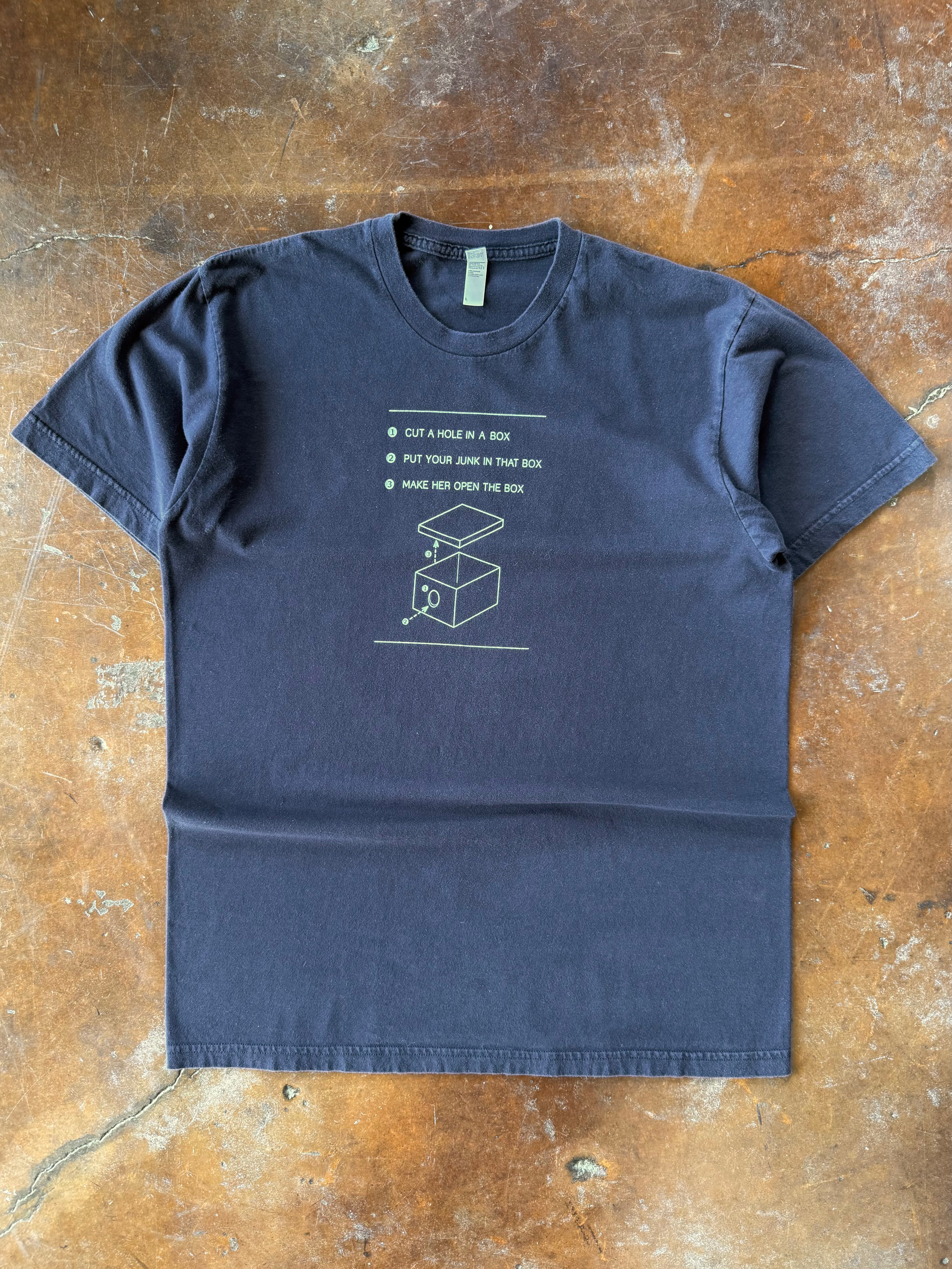 2000s Junk in the Box parody shirt (LARGE)