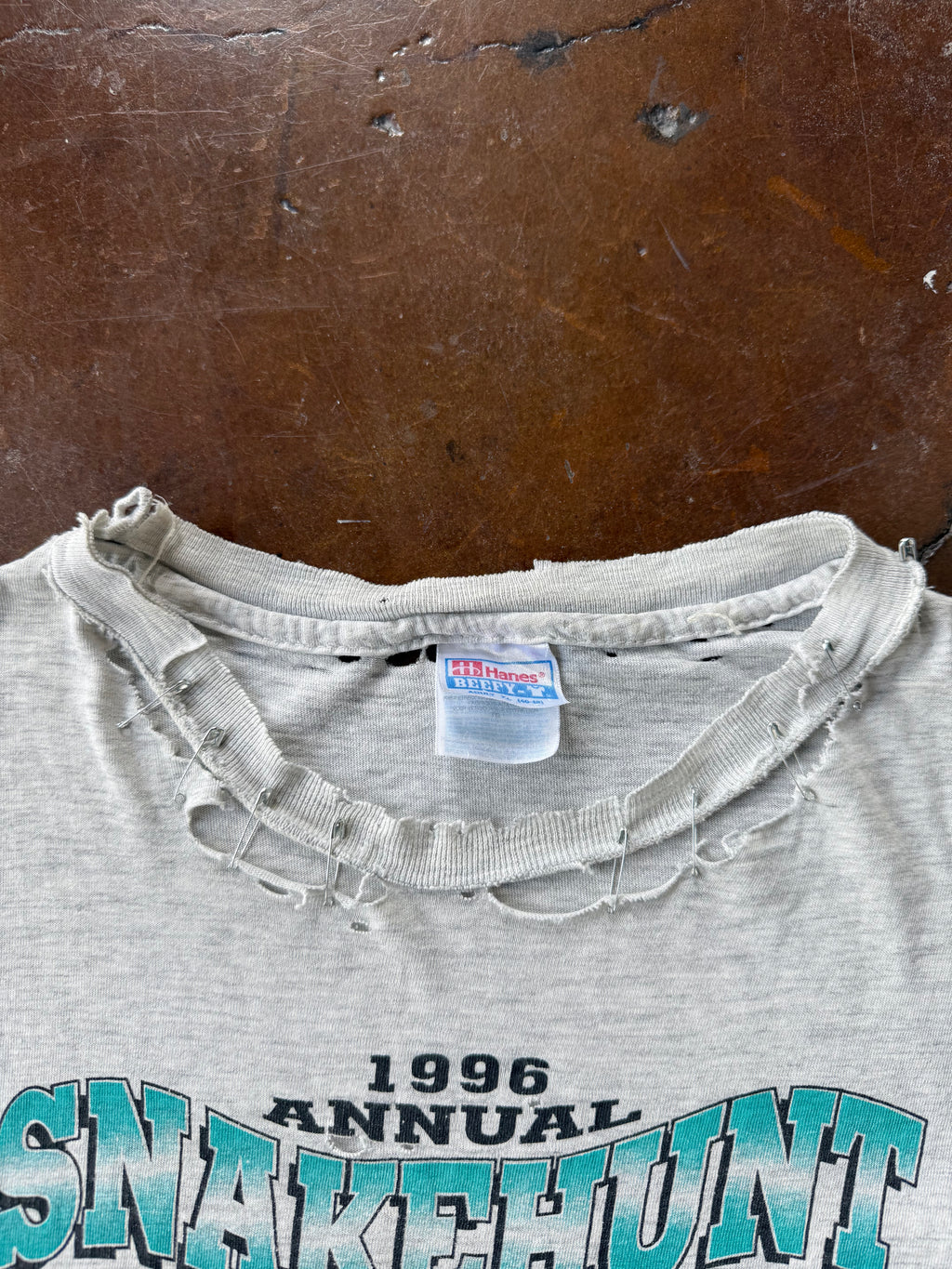 1996 distressed Snakehunt serpent shirt (XL)