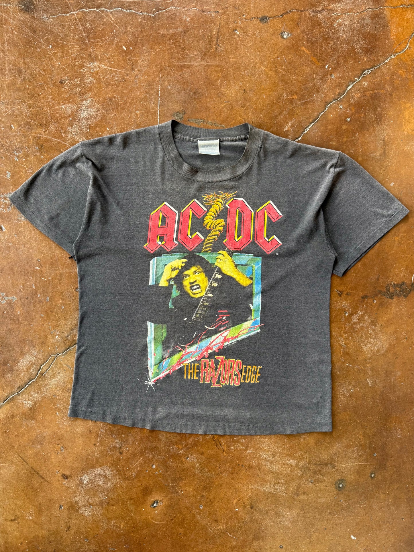 1990 faded AC/DC "razors edge" world tour band shirt (MEDIUM)