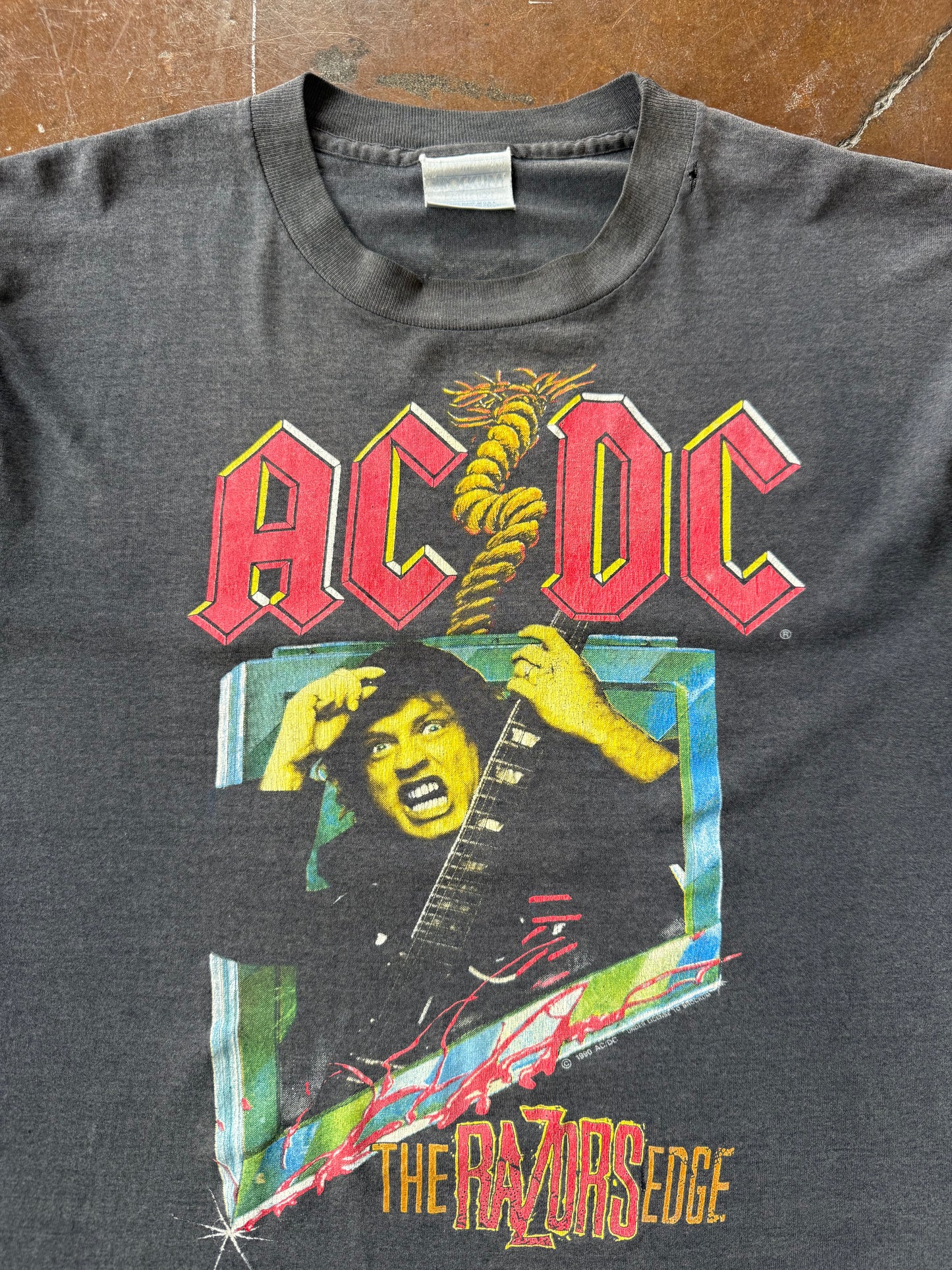 1990 faded AC/DC "razors edge" world tour band shirt (MEDIUM)