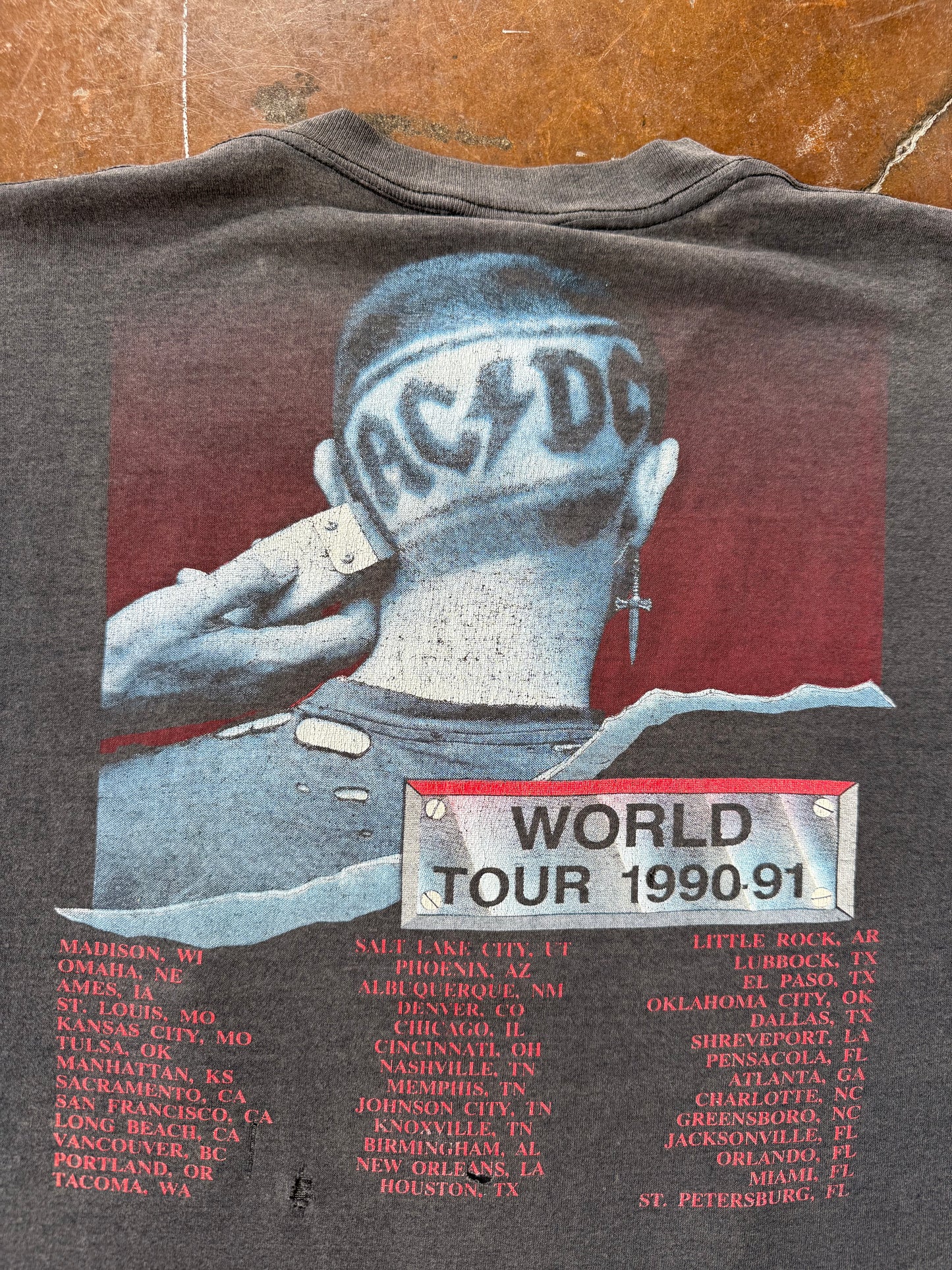 1990 faded AC/DC "razors edge" world tour band shirt (MEDIUM)