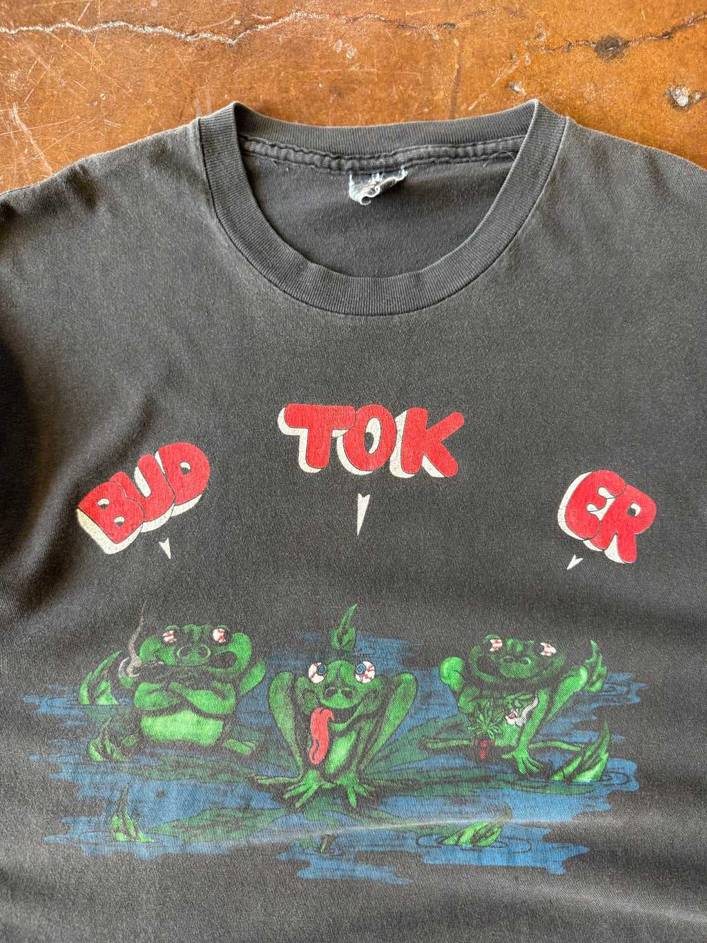 90s Frog "bud-tok-er" parody shirt (LARGE)
