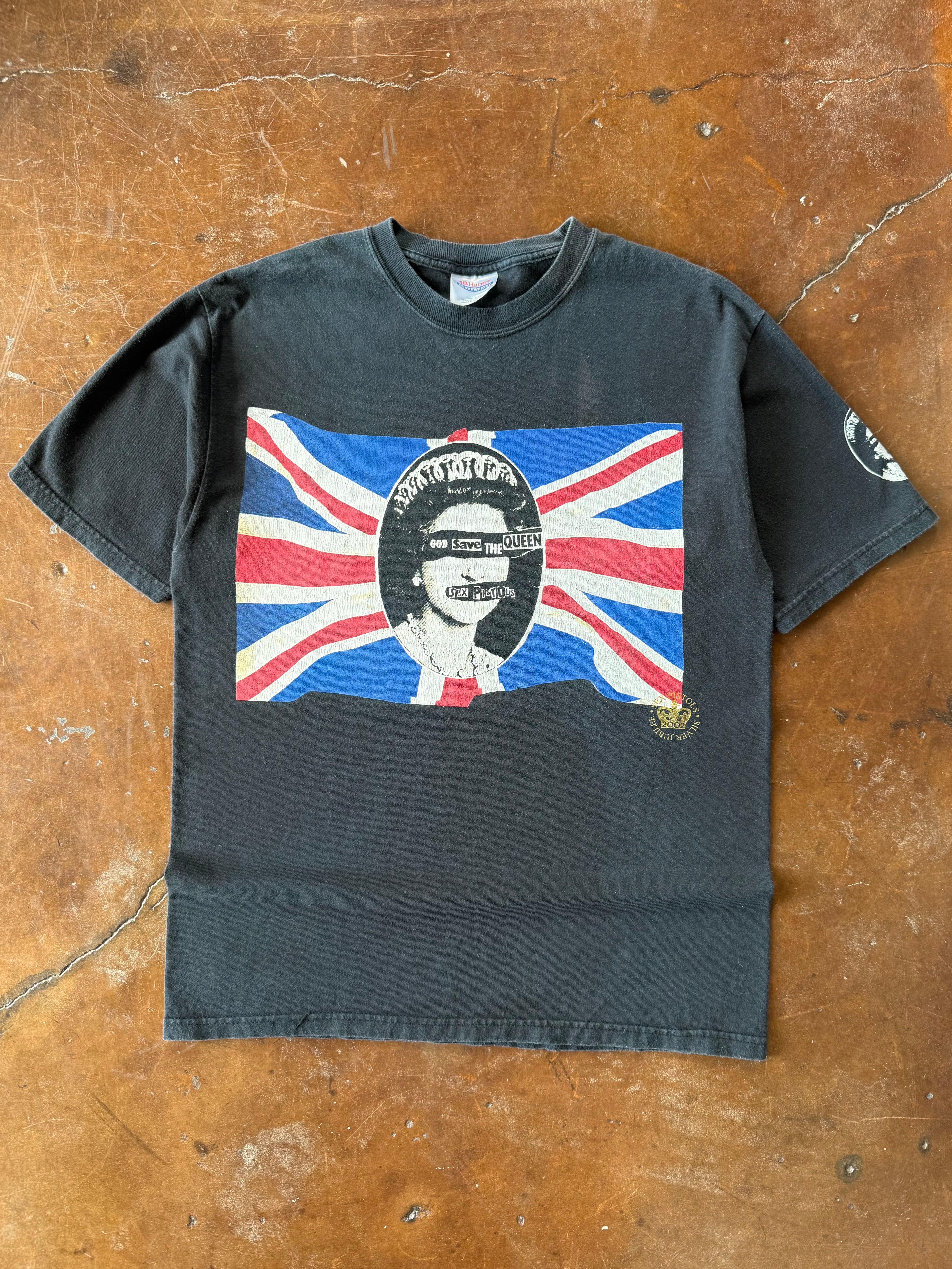 2000s Sex Pistols "god save the queen" band shirt (MEDIUM)