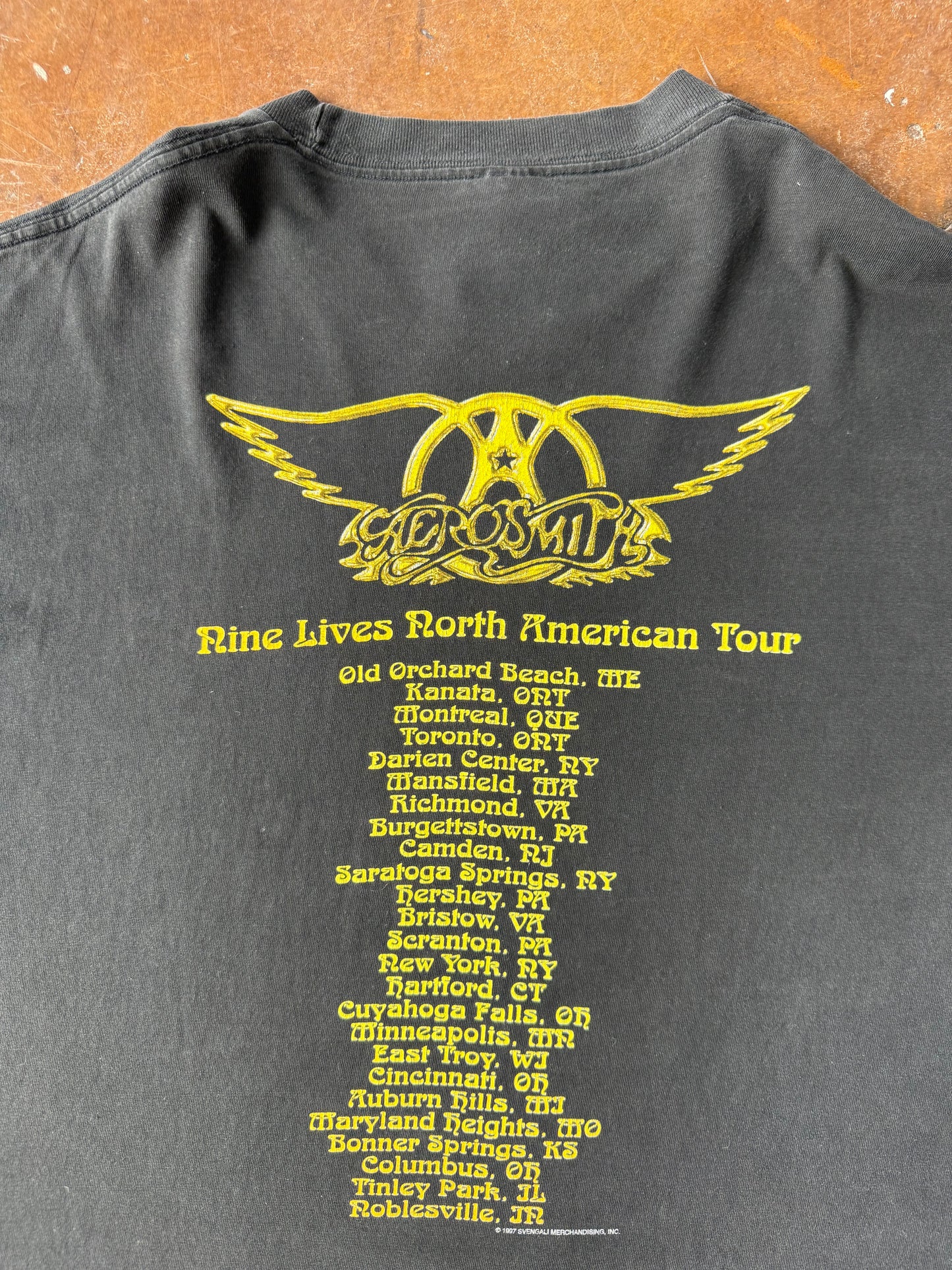1997 Aerosmith "nine lives" north american tour shirt (XL)