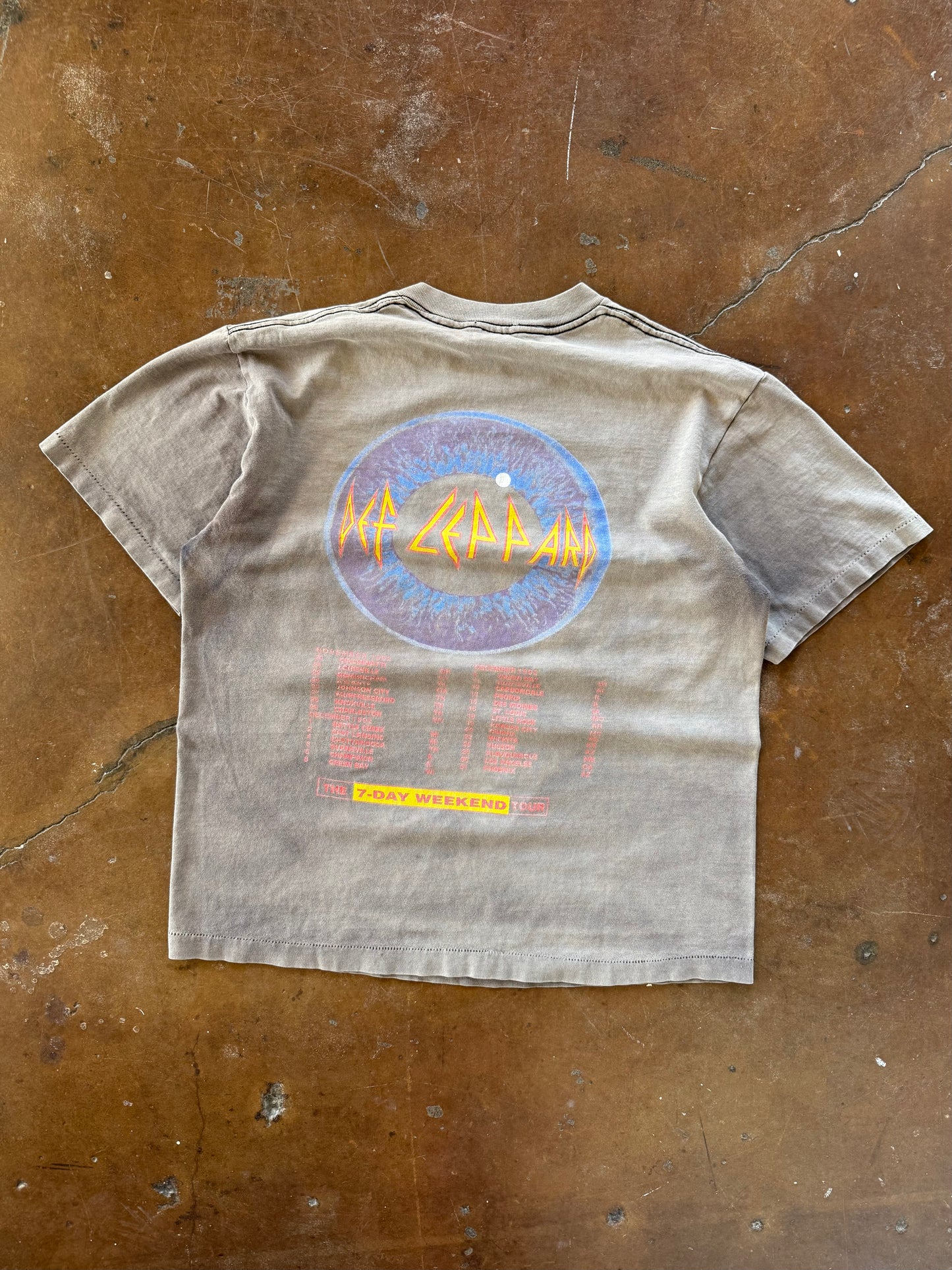 1992 faded Def Leppard "7-day weekend" tour shirt (LARGE)