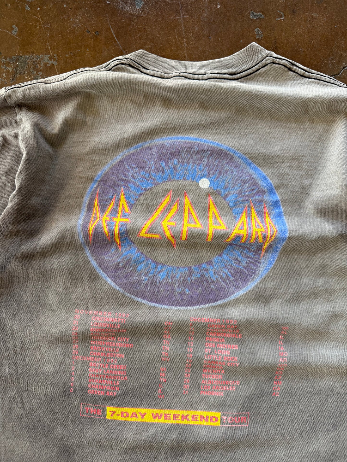 1992 faded Def Leppard "7-day weekend" tour shirt (LARGE)