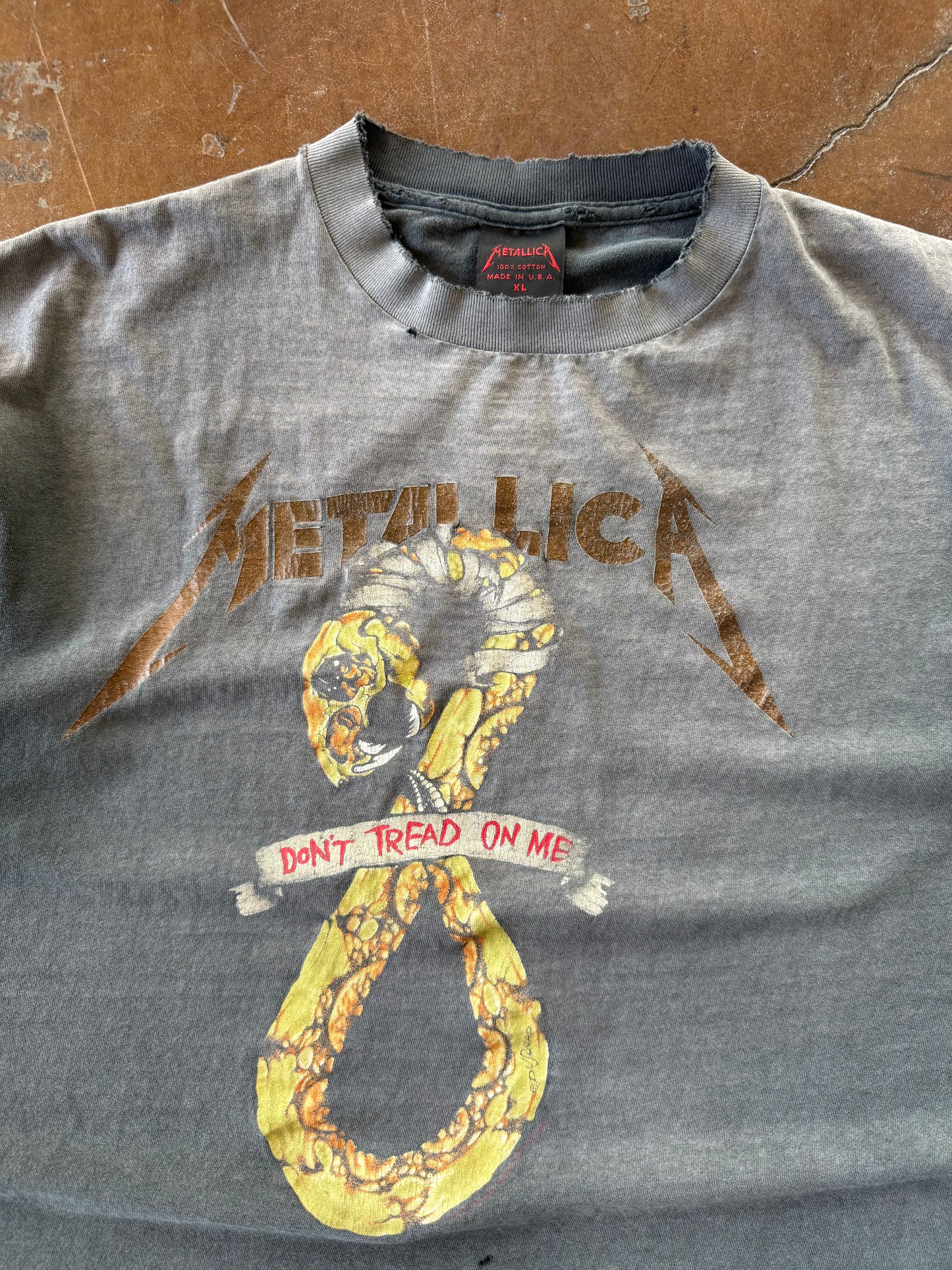 1991 faded & distressed Metallica "don't tread on me" band shirt (XL)