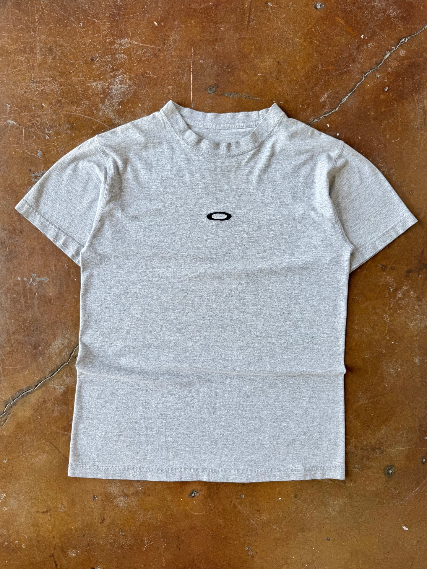 2000s Oakley "logo" shirt (LARGE)