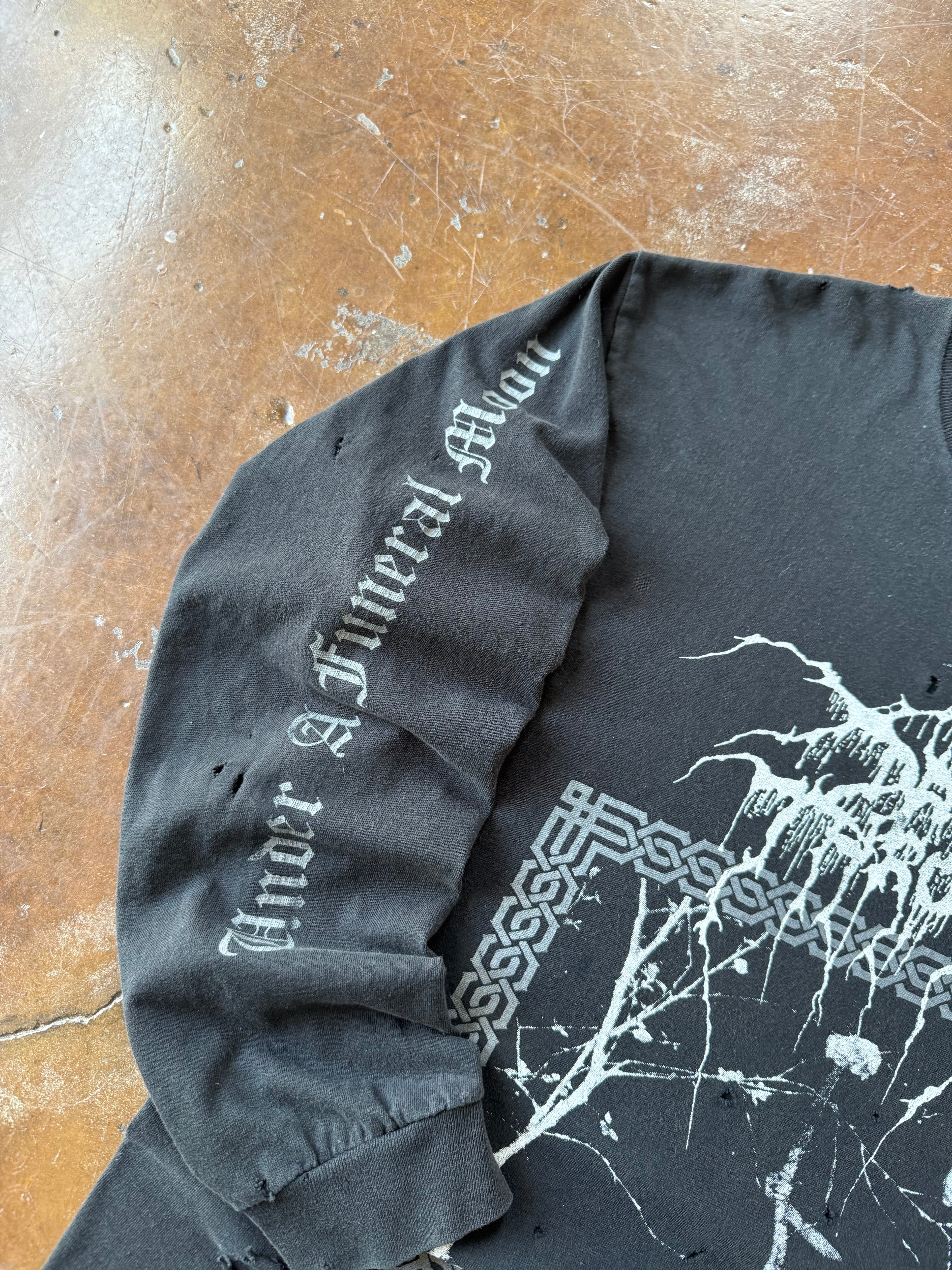 2000s lightly distressed Dark Throne "under a funeral moon" longslevee shirt (XL)