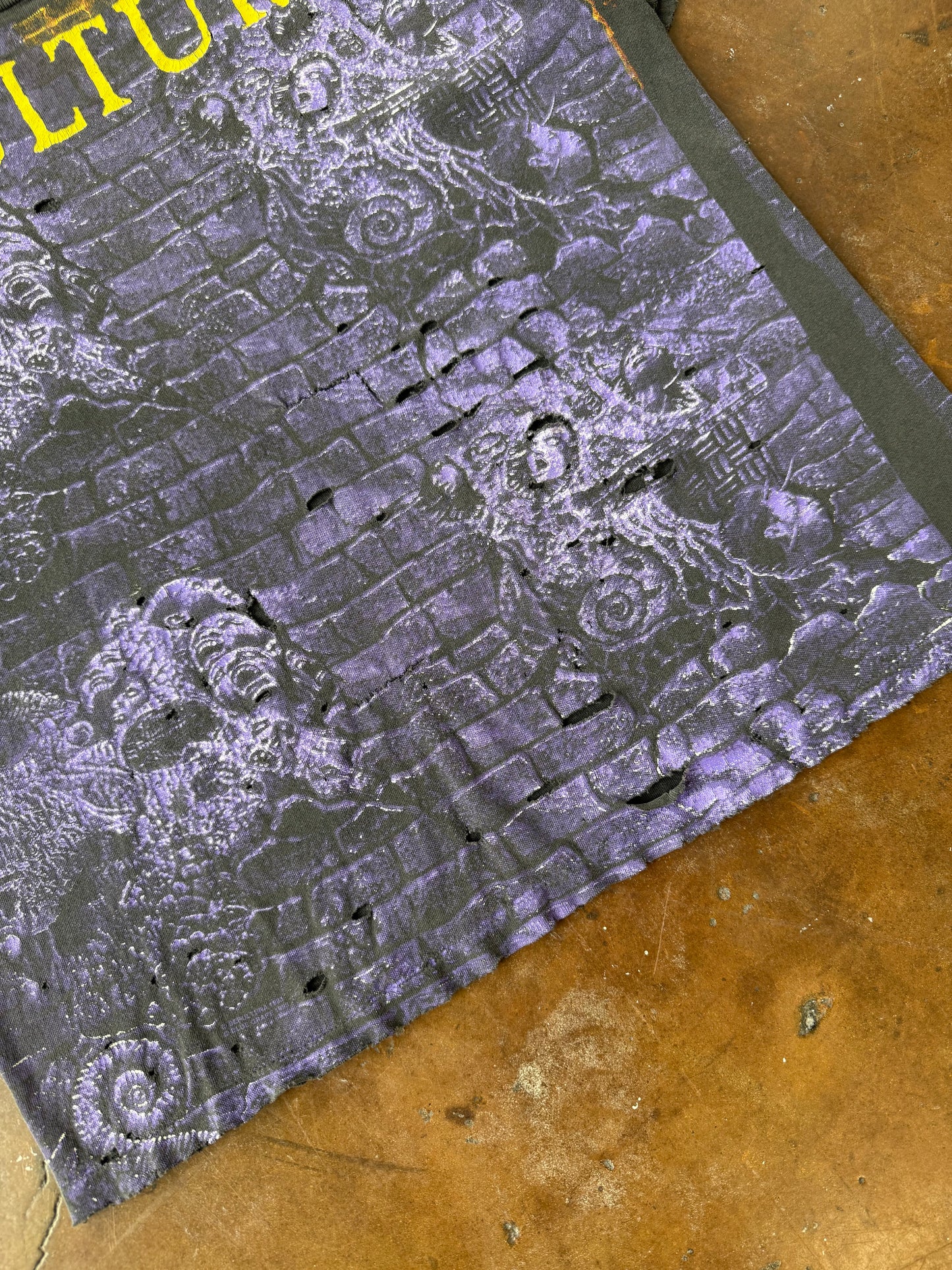 1993 lightly distressed Sepultura "Chaos A.D." band shirt (XL)