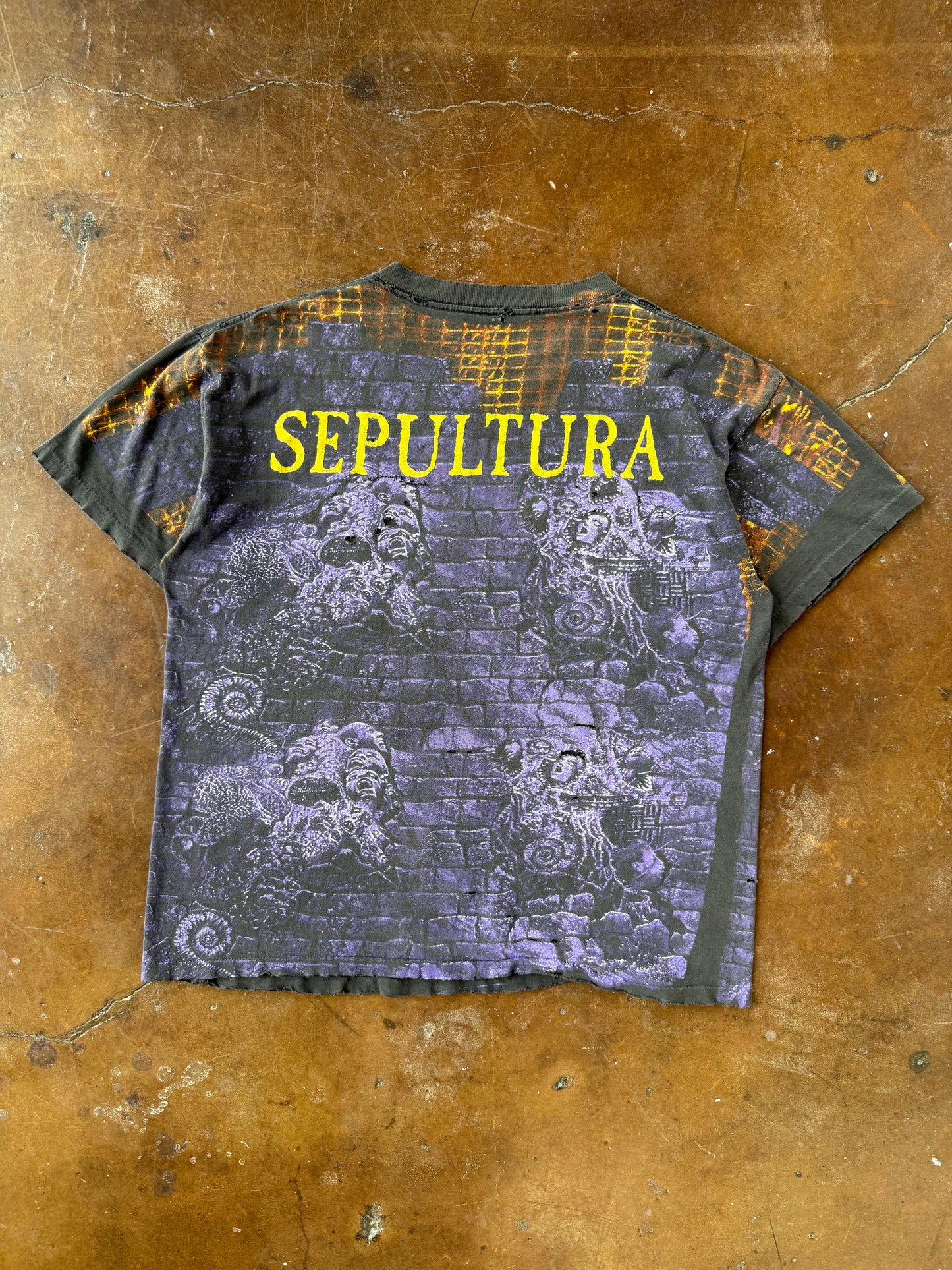 1993 lightly distressed Sepultura "Chaos A.D." band shirt (XL)
