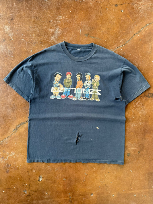 90s lightly distressed Deftones "characters" band shirt (XL)