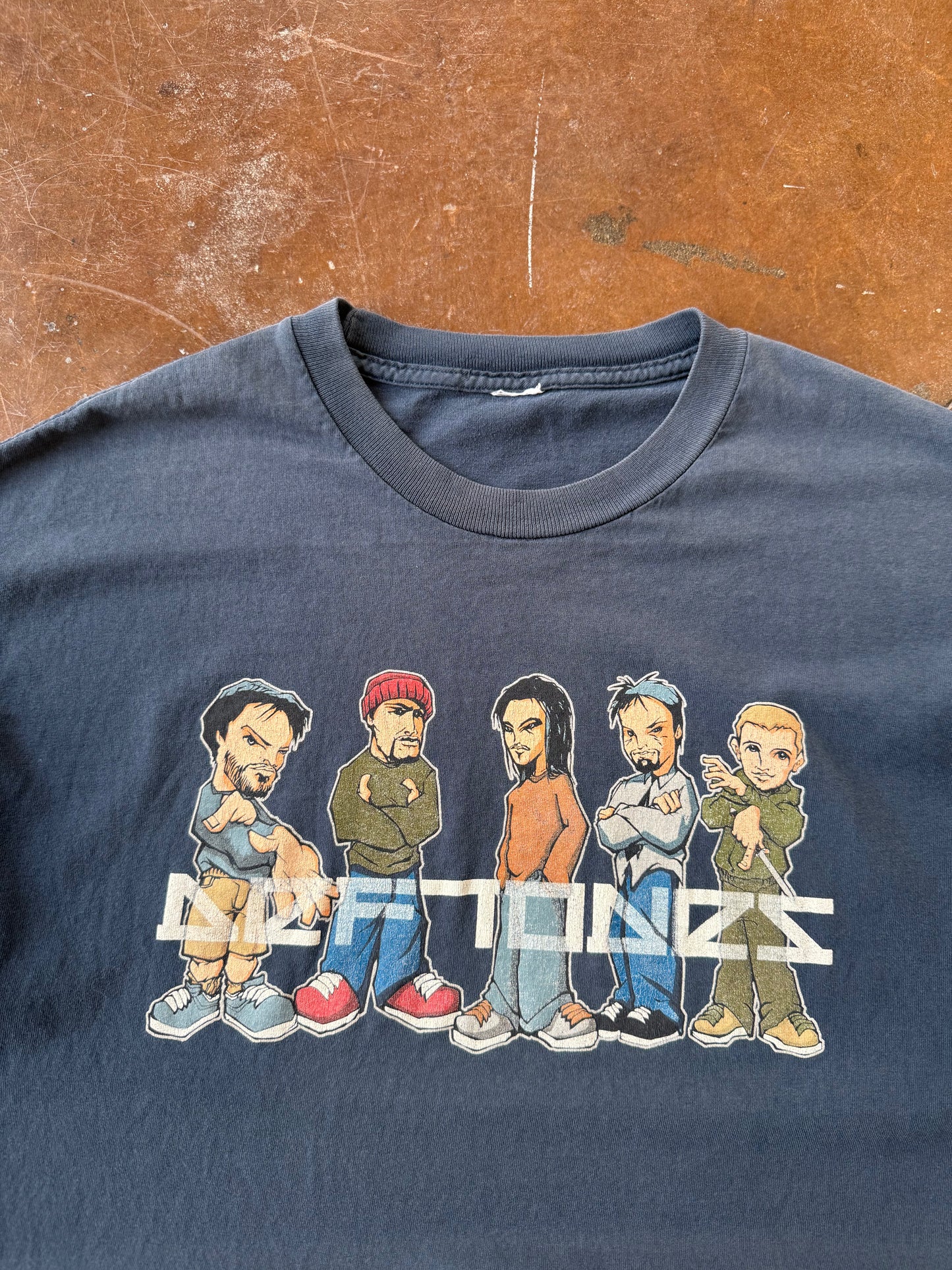 90s lightly distressed Deftones "characters" band shirt (XL)