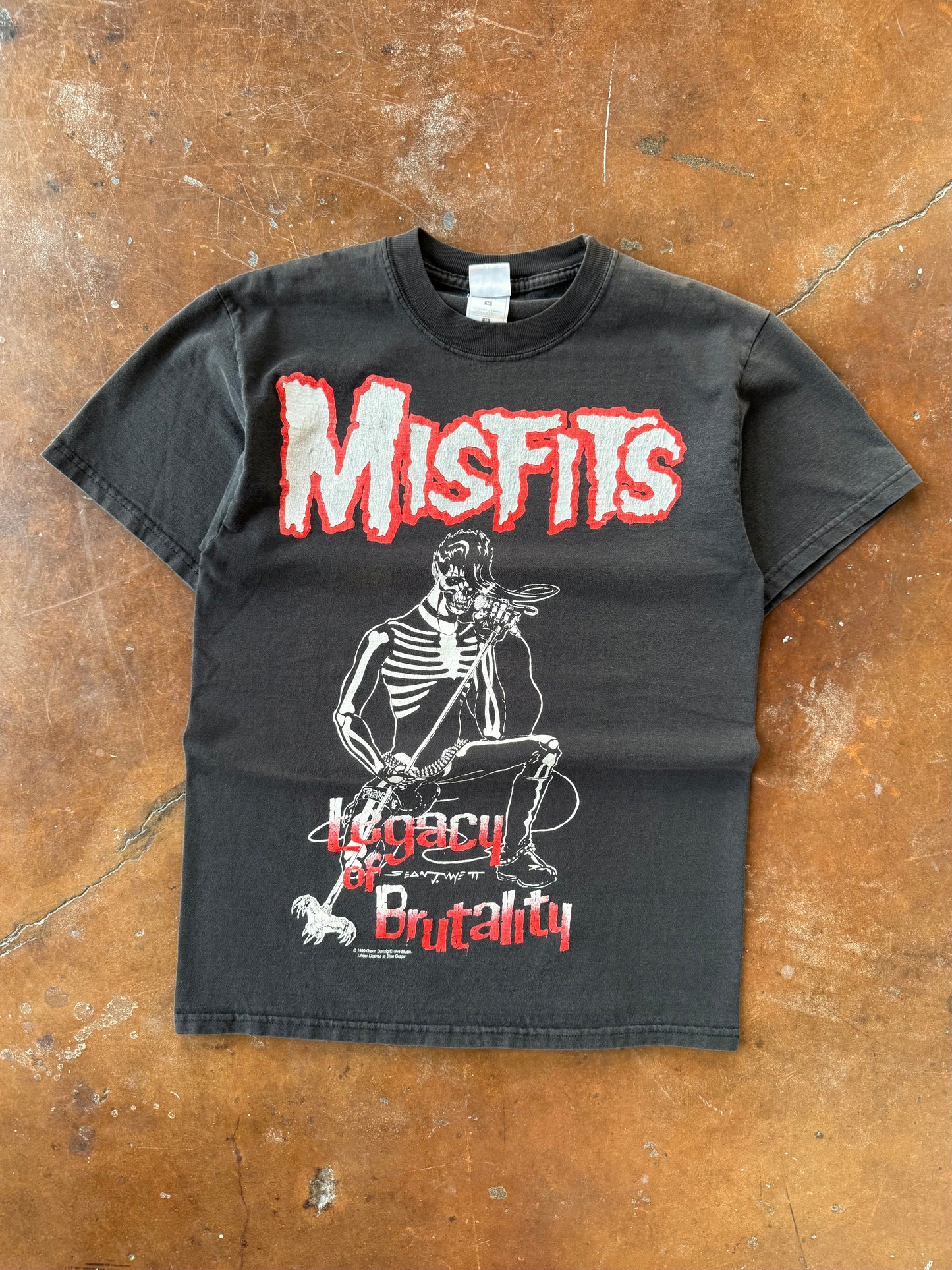 1999 Misfits "legacy of brutality" band shirt (MEDIUM)