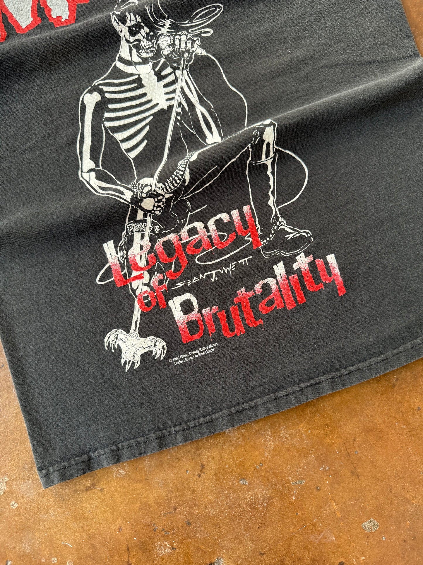 1999 Misfits "legacy of brutality" band shirt (MEDIUM)