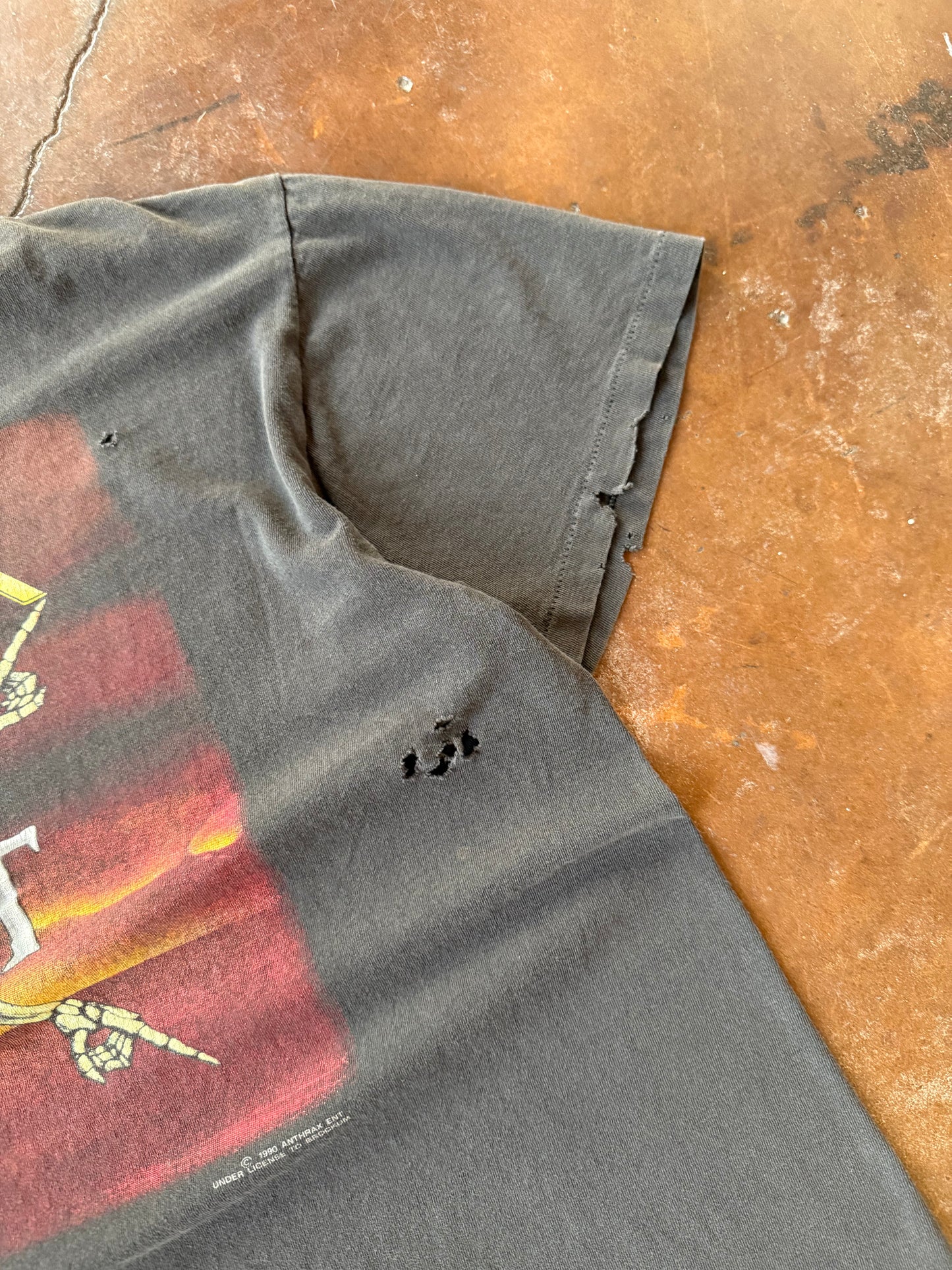 1990 lightly distressed Anthrax "persistence of time" band shirt (XL)