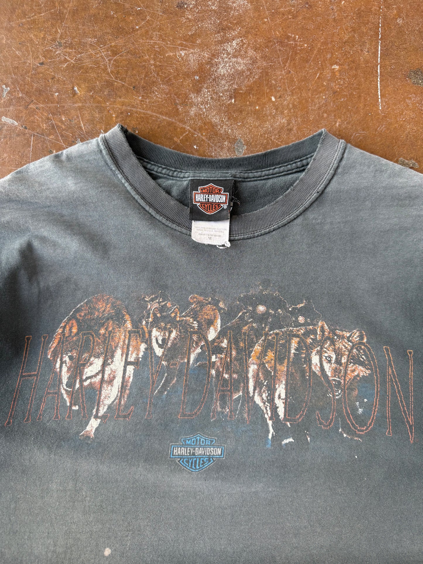 2000s faded Harley Davidson "wolves logo" biker shirt (MEDIUM)