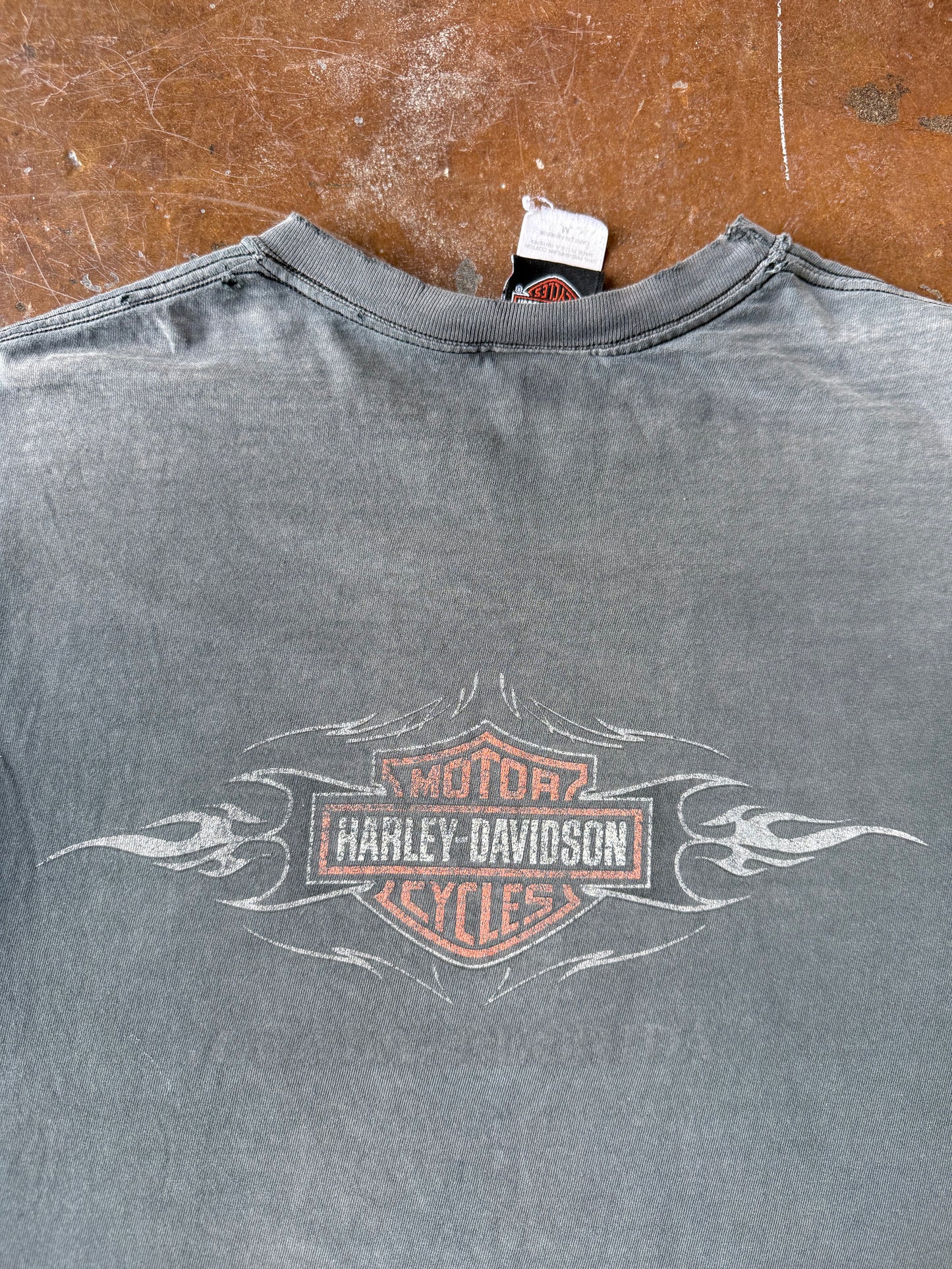 2000s faded Harley Davidson "wolves logo" biker shirt (MEDIUM)