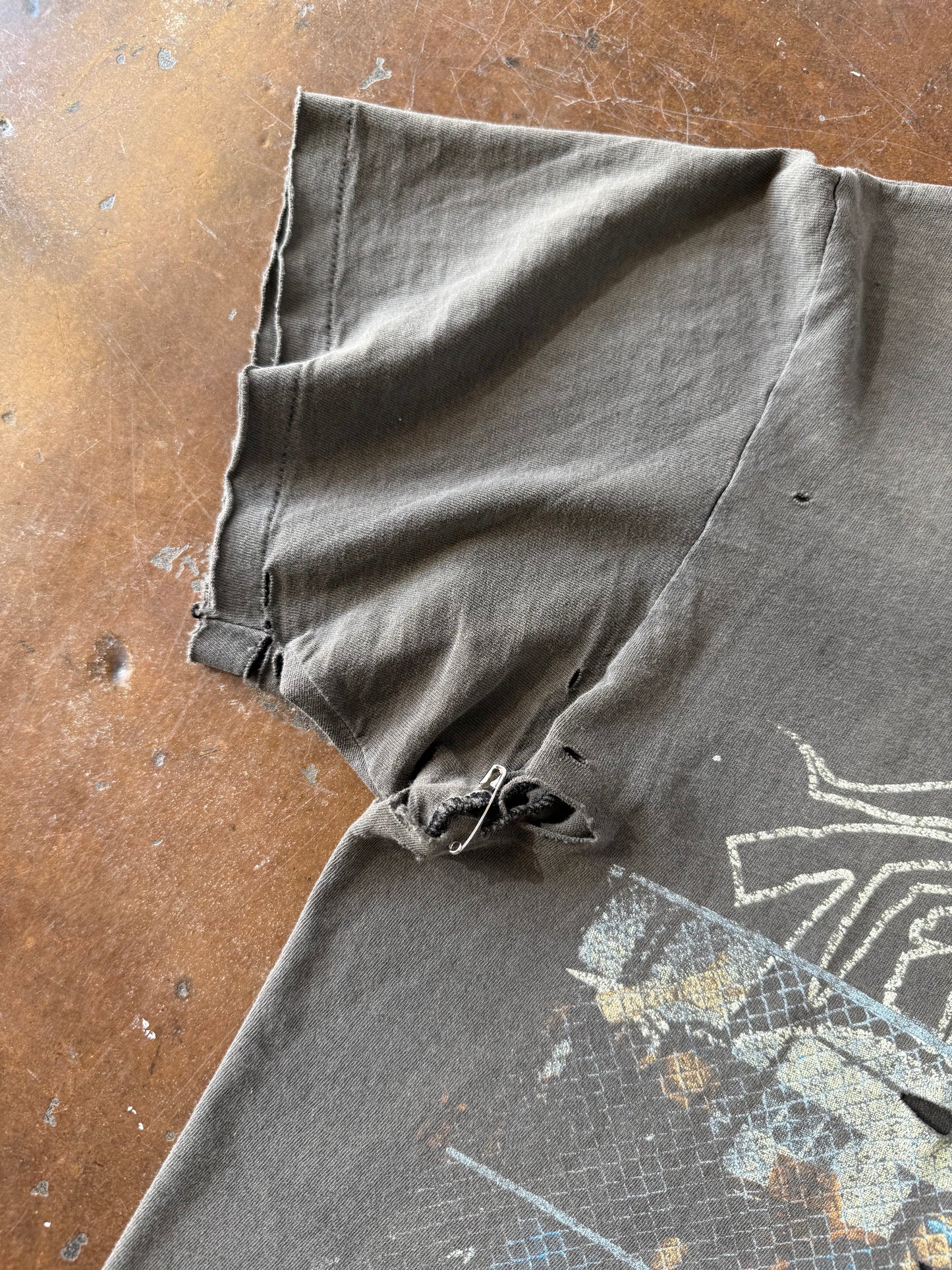 1990 faded & heavily distressed Suicidal Tendencies " you can't bring me down" tour shirt (MEDIUM)