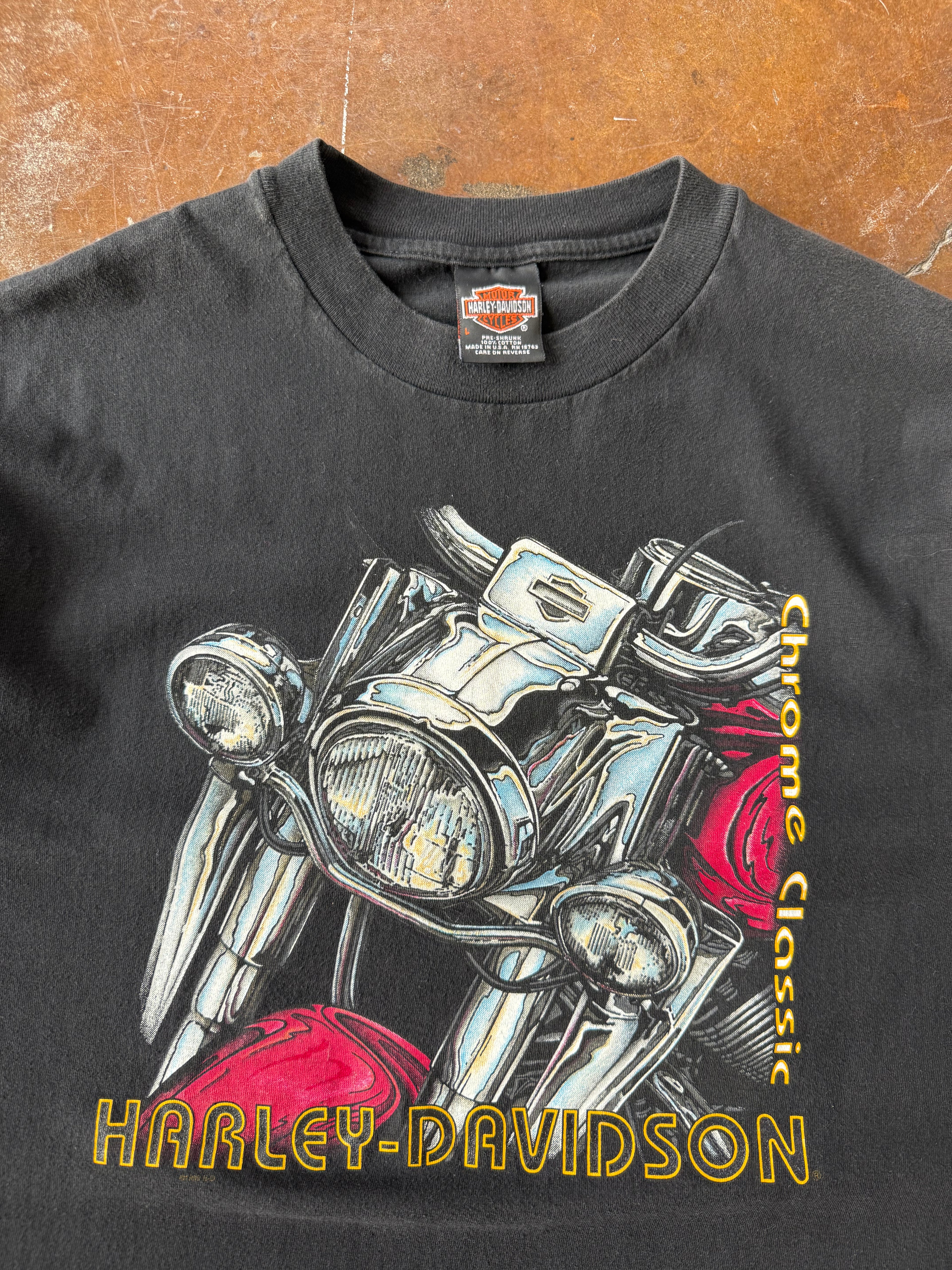 90s Harley Davidson "chrome classic" biker shirt (LARGE)
