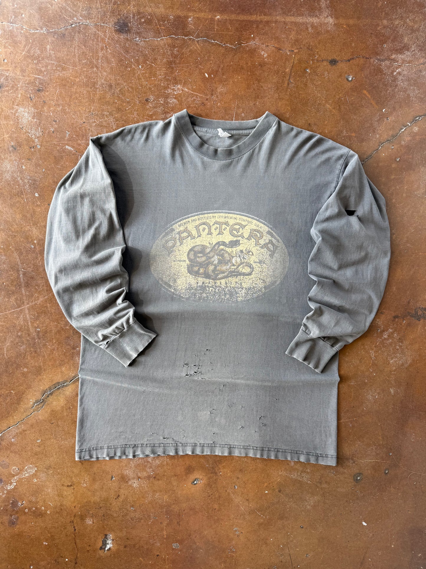 1997 faded & lightly distressed Pantera "snakebite stout" euro band shirt (XL)