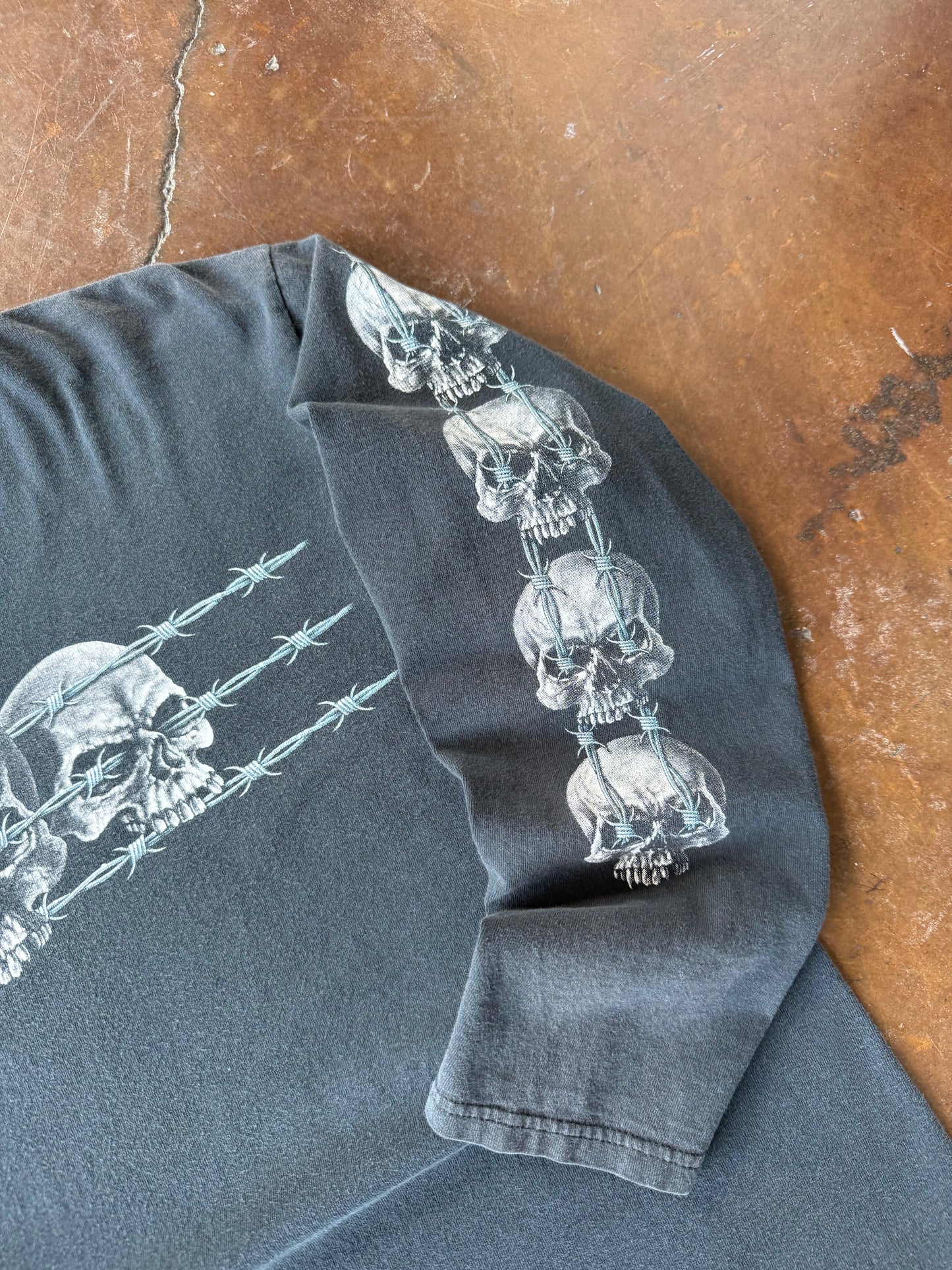 2000s Skull barbed wire longsleeve shirt (MEDIUM)