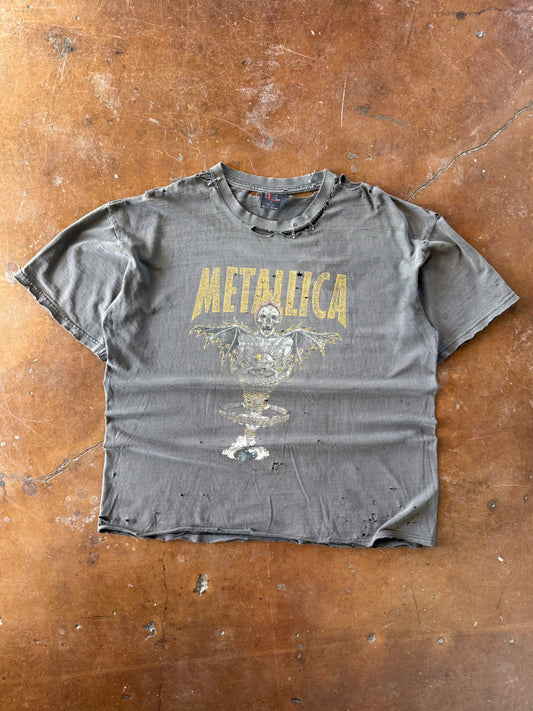 1996 heavily distressed & faded Metallica "king nothing" band shirt (XL)
