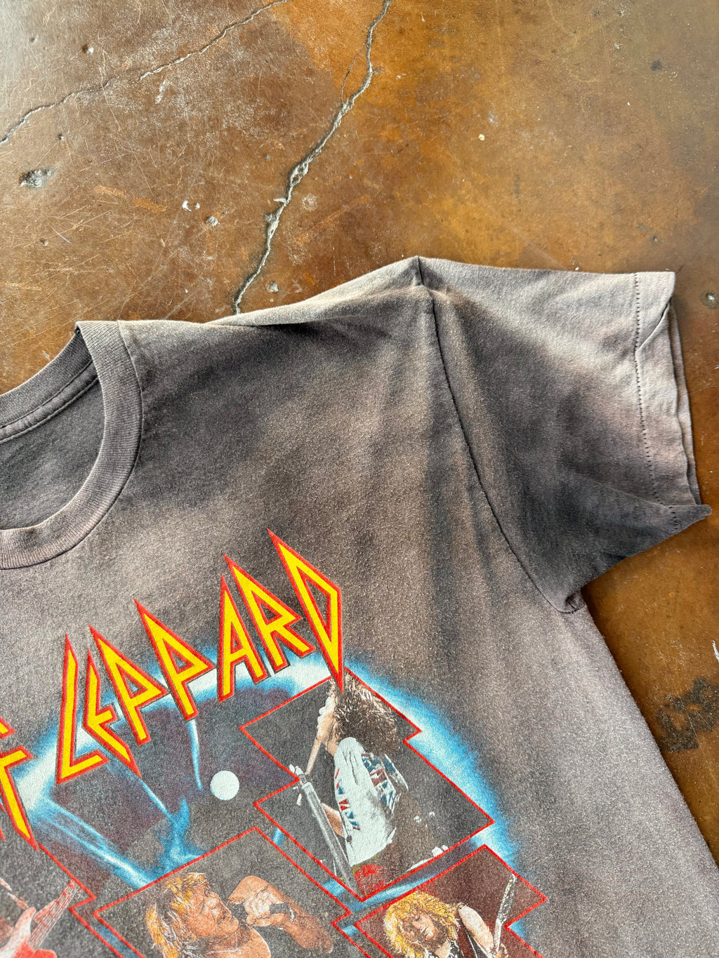 90s faded Def Leppard "7-day weekend live" euro tour shirt (LARGE)
