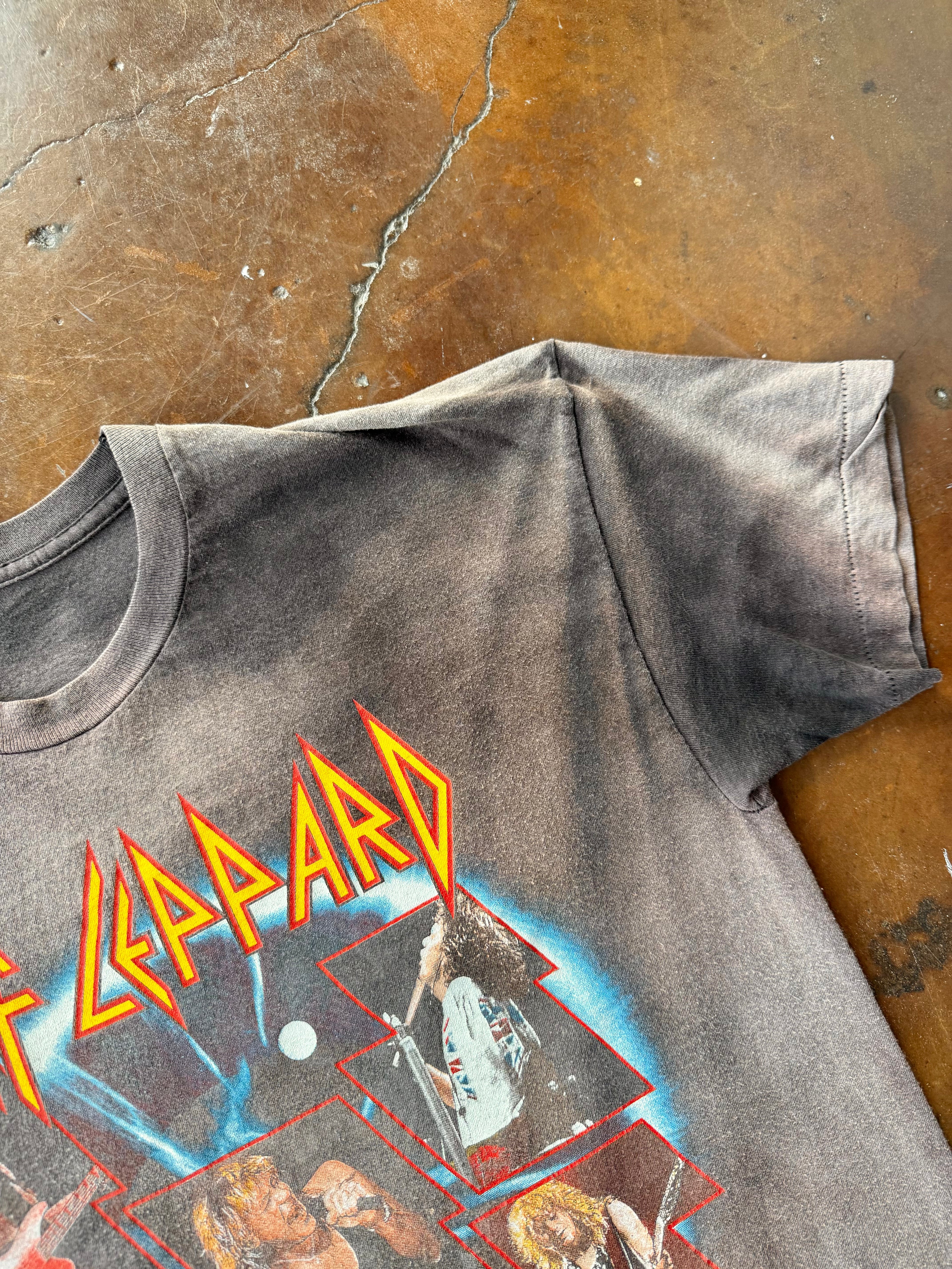 90s faded Def Leppard "7-day weekend live" euro tour shirt (LARGE)