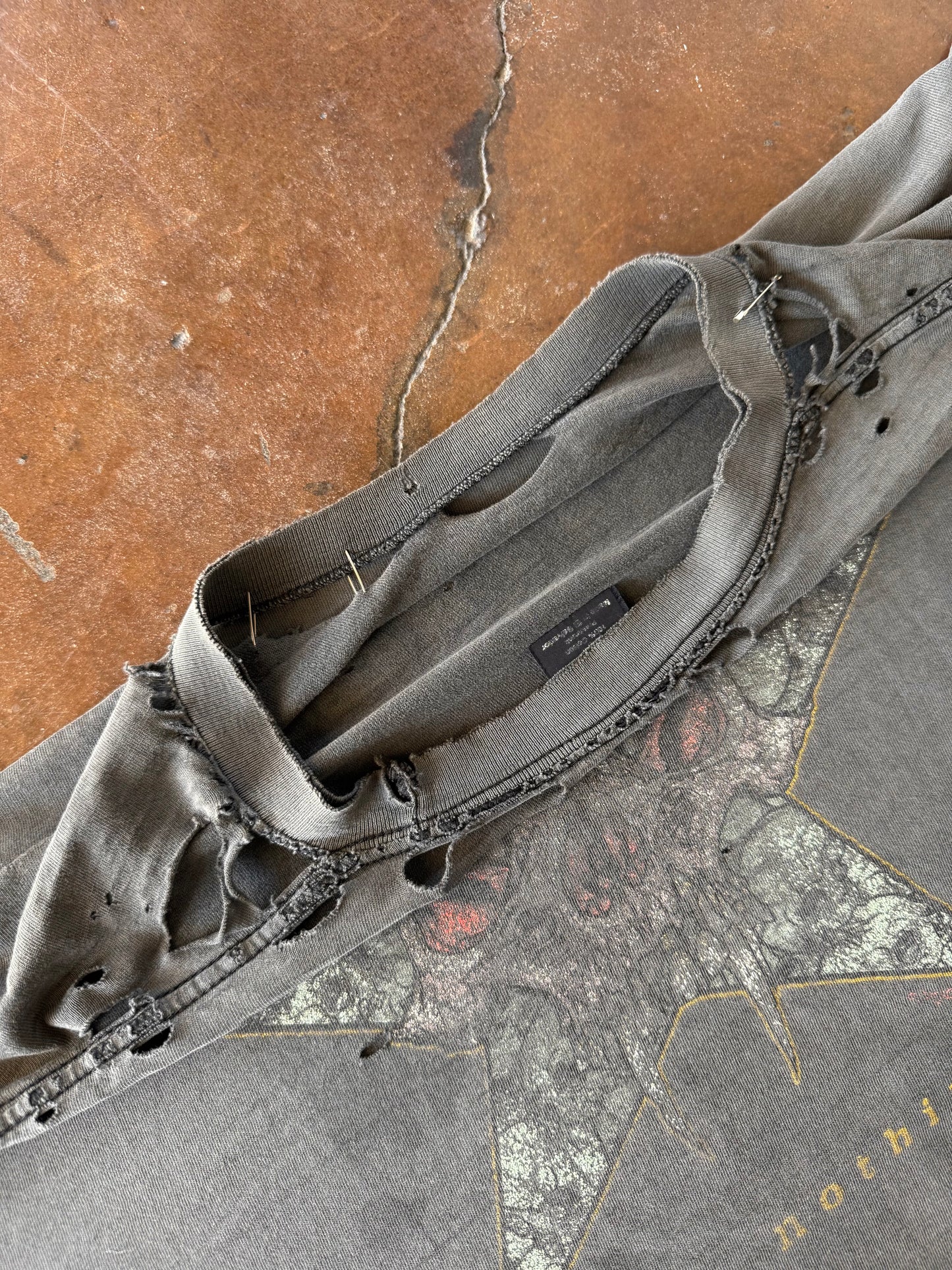 1996 heavily distressed & faded Metallica "king nothing" band shirt (XL)