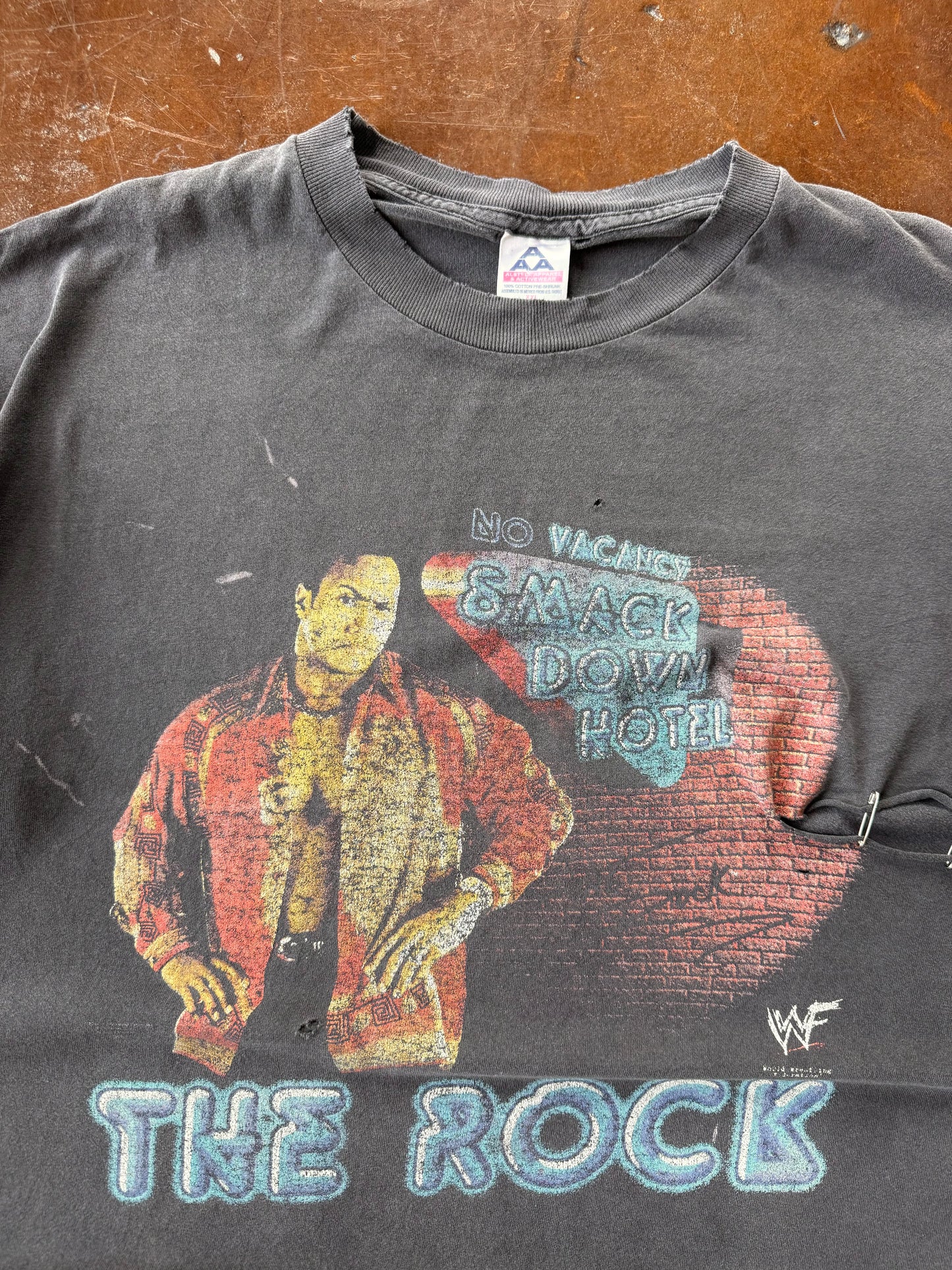 1999 faded & distressed WWE The Rock "smackdown hotel" shirt (XXL)