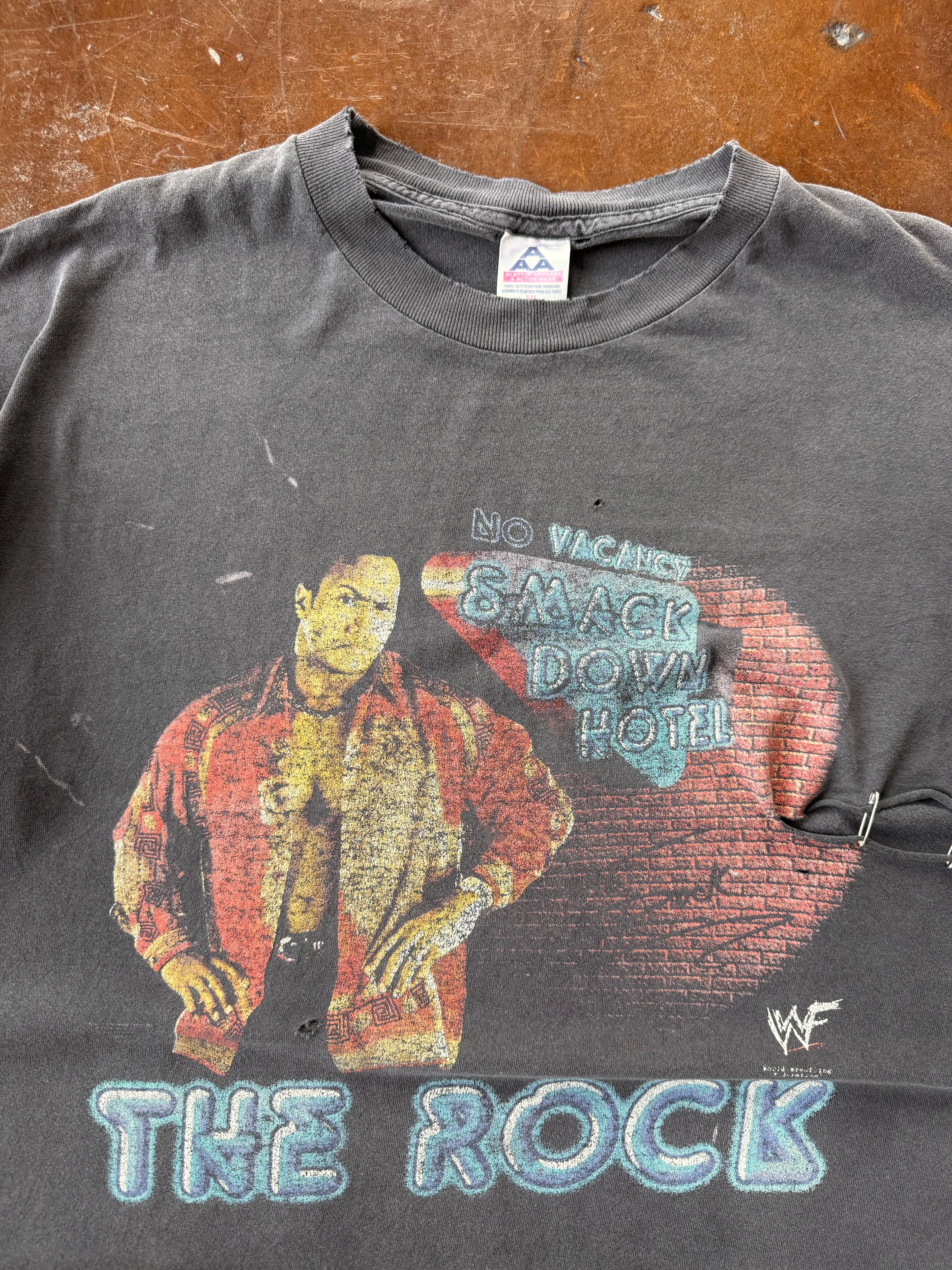 1999 faded & distressed WWE The Rock "smackdown hotel" shirt (XXL)