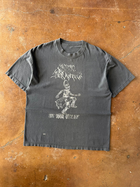 2000s faded Cryptic Slaughter "set your own pace" band shirt (XL)