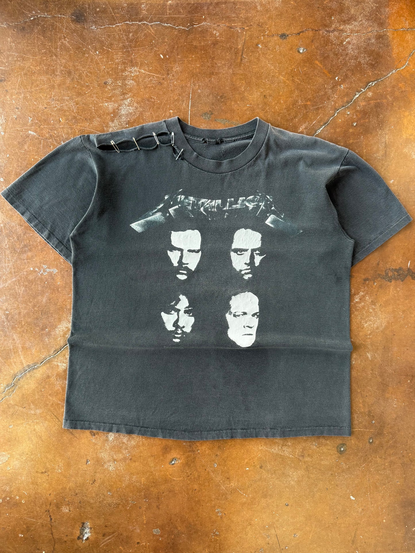 1991 distressed Metallica "portraits" band shirt (XL)