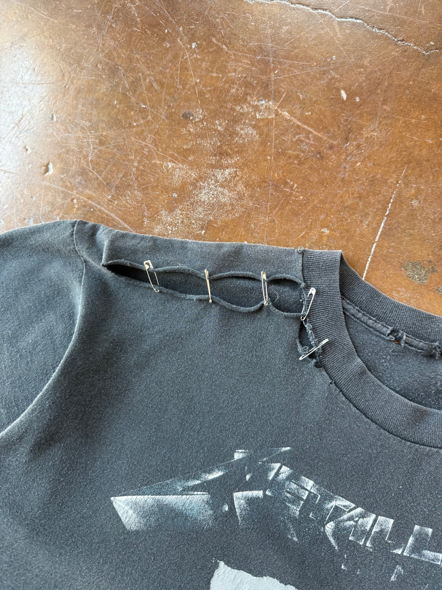 1991 distressed Metallica "portraits" band shirt (XL)