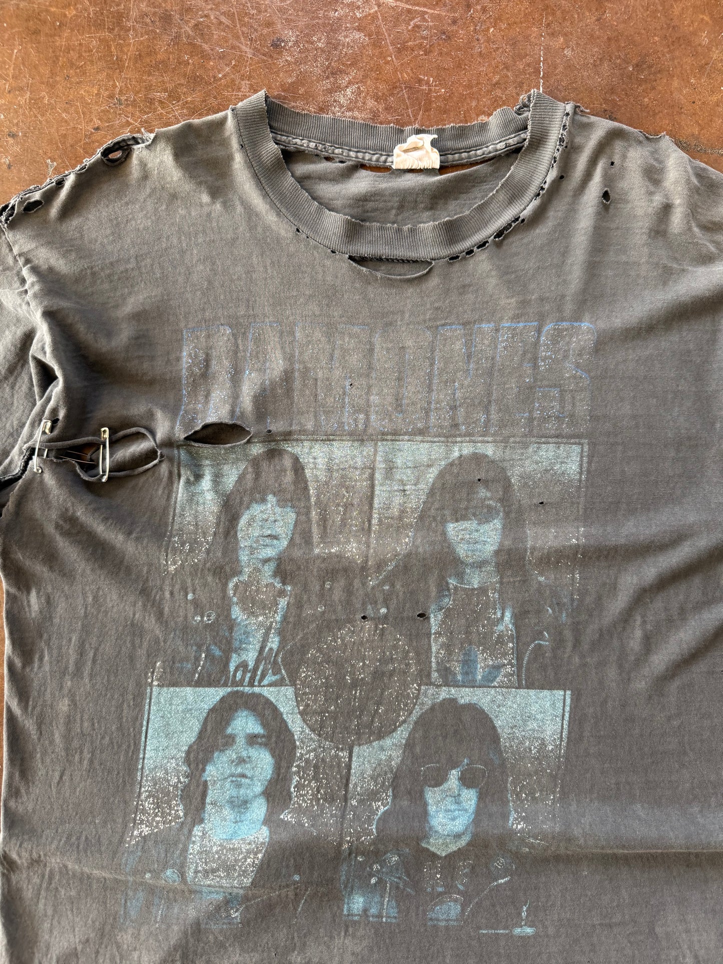 1996 heavily distressed & faded Ramones "adios amigos" tour band shirt (XL)