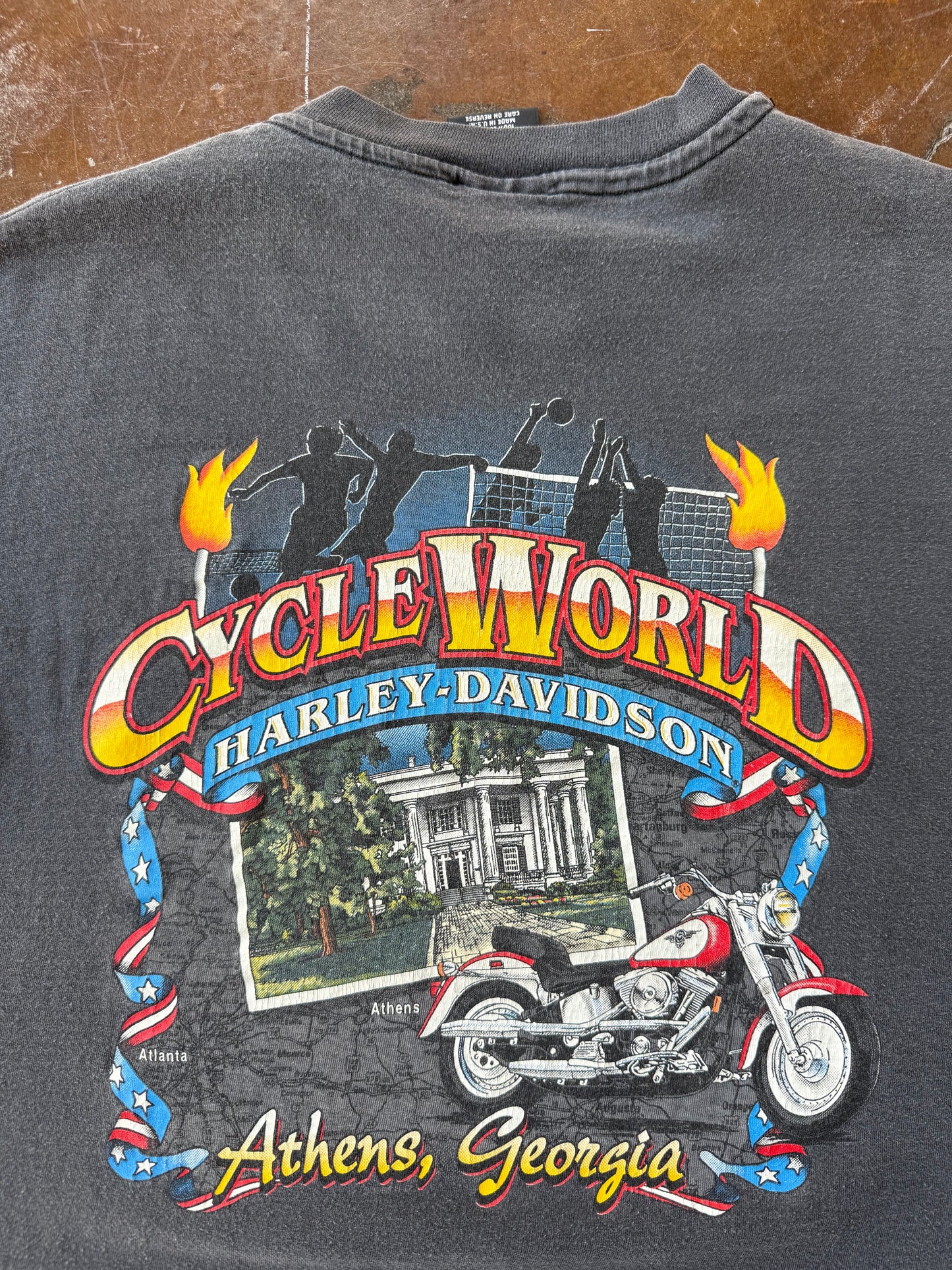 90s lightly faded Harley Davidson "bear mountain" biker shirt (XL)
