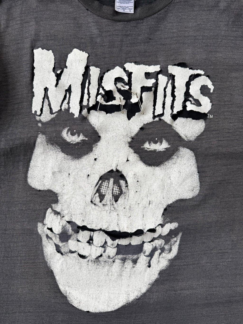 2000s faded & distressed Misfits "ghost fiend" band shirt (LARGE)