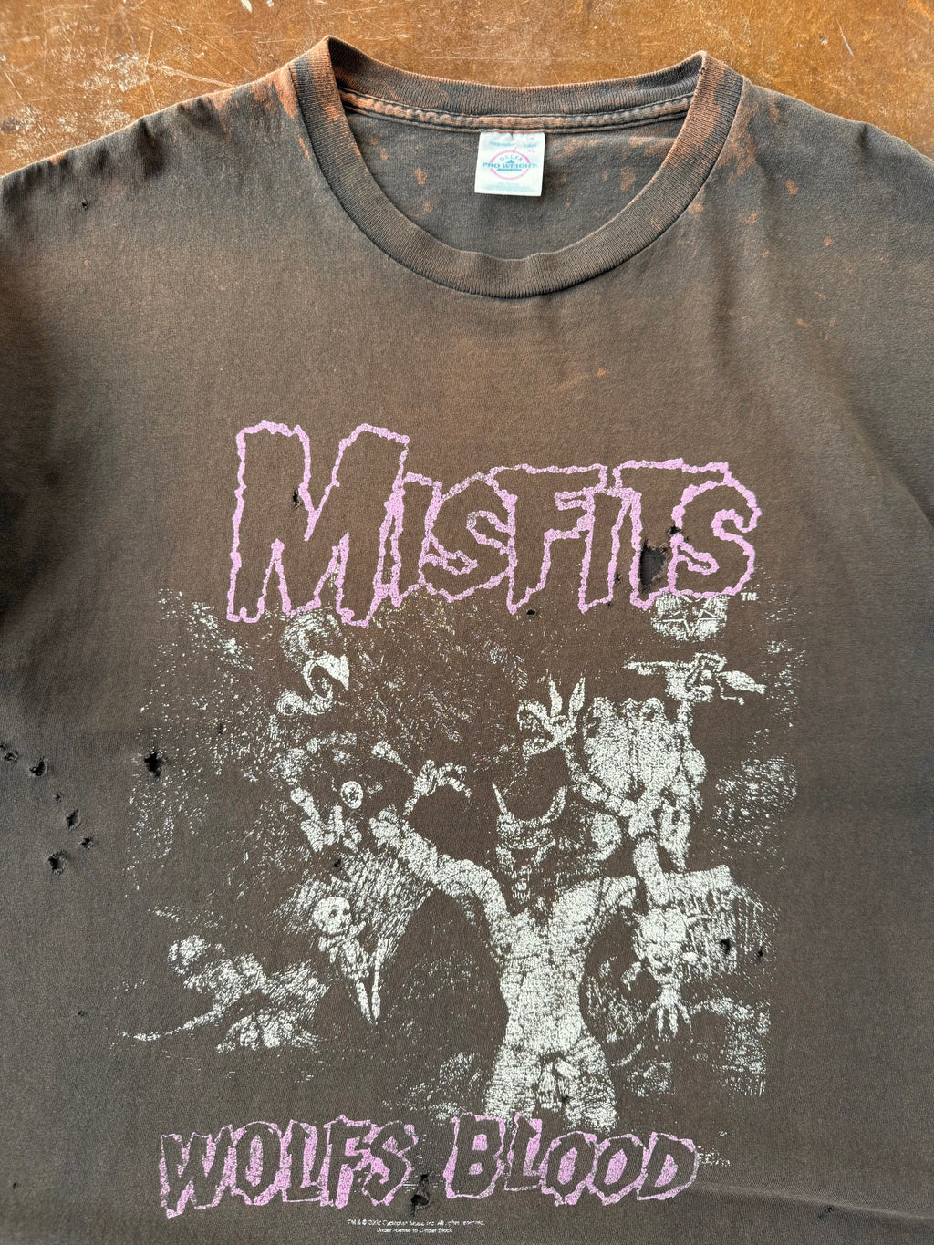 2002 faded & distressed Misifts "wolf's blood" band shirt (XL)