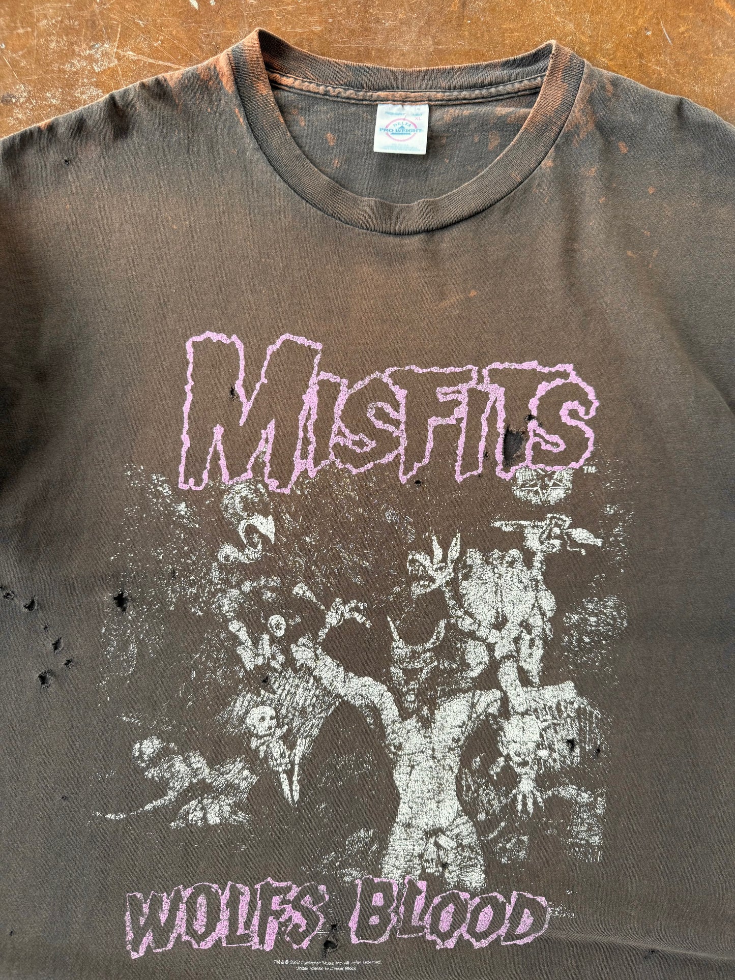 2002 faded & distressed Misifts "wolf's blood" band shirt (XL)